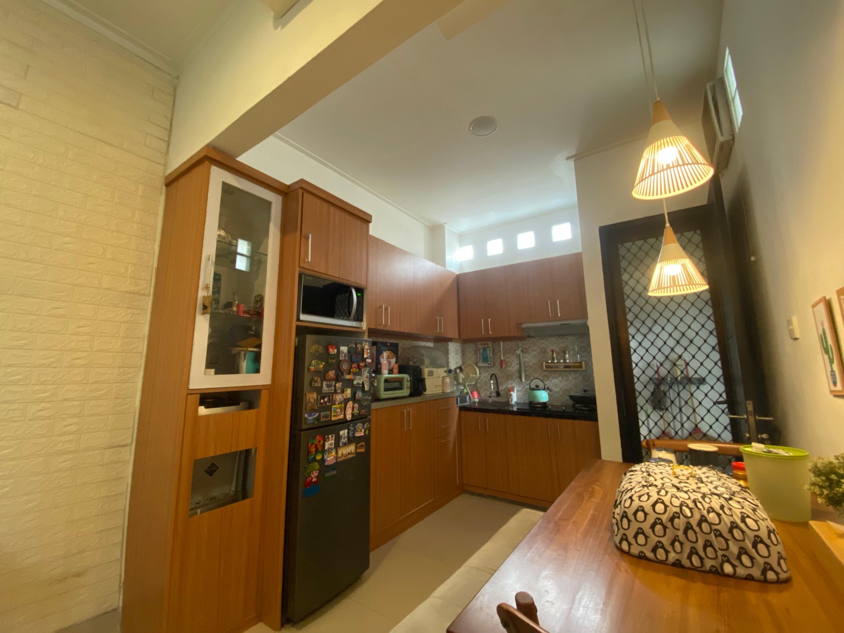 Rumah Cantik siap huni lokasi strategis di Ciputat 