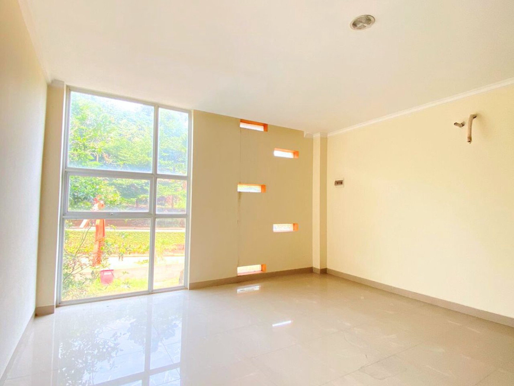 Ruko 3 Lantai di Area Komersial Cinere