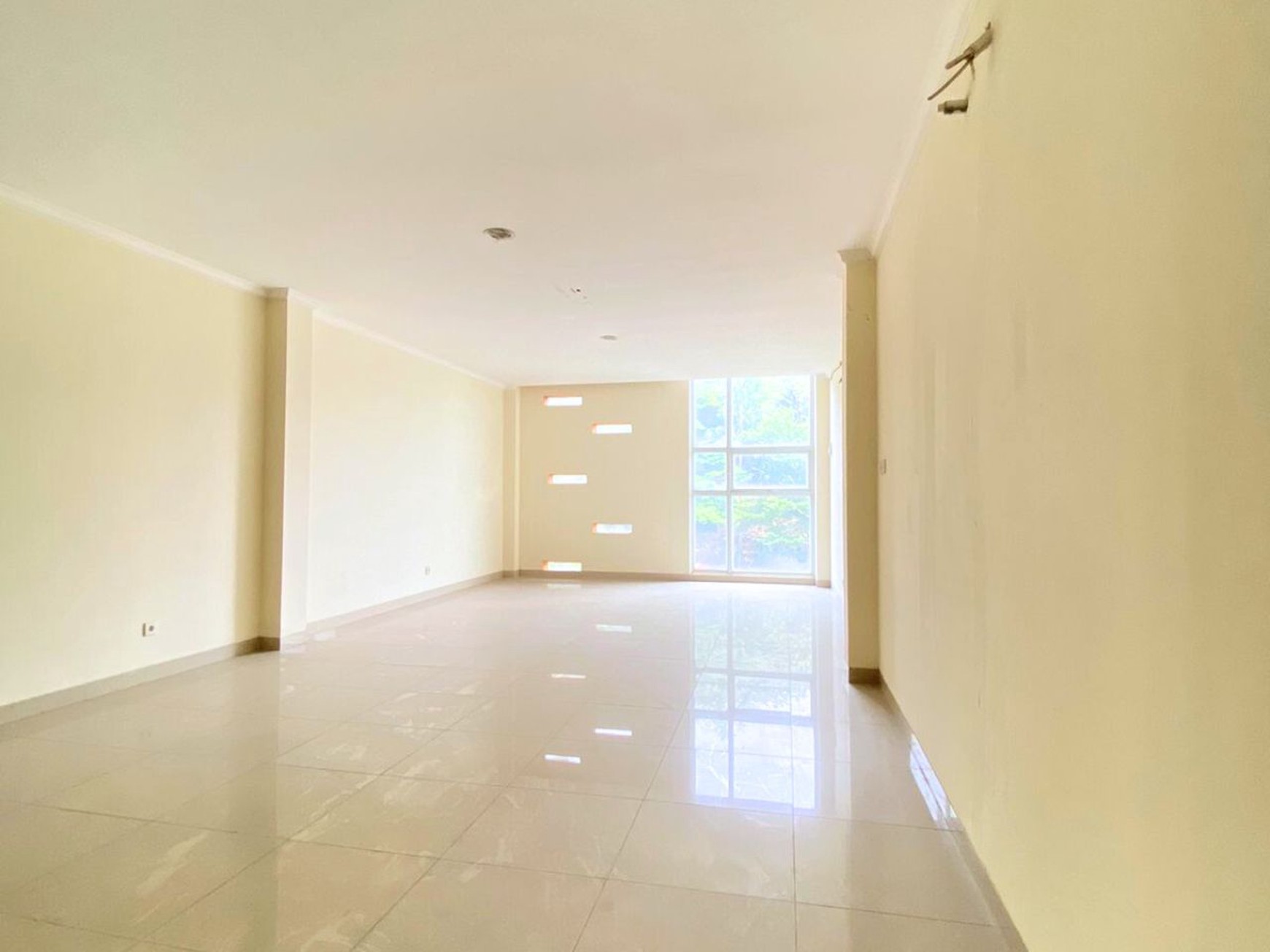 Ruko 3 Lantai di Area Komersial Cinere