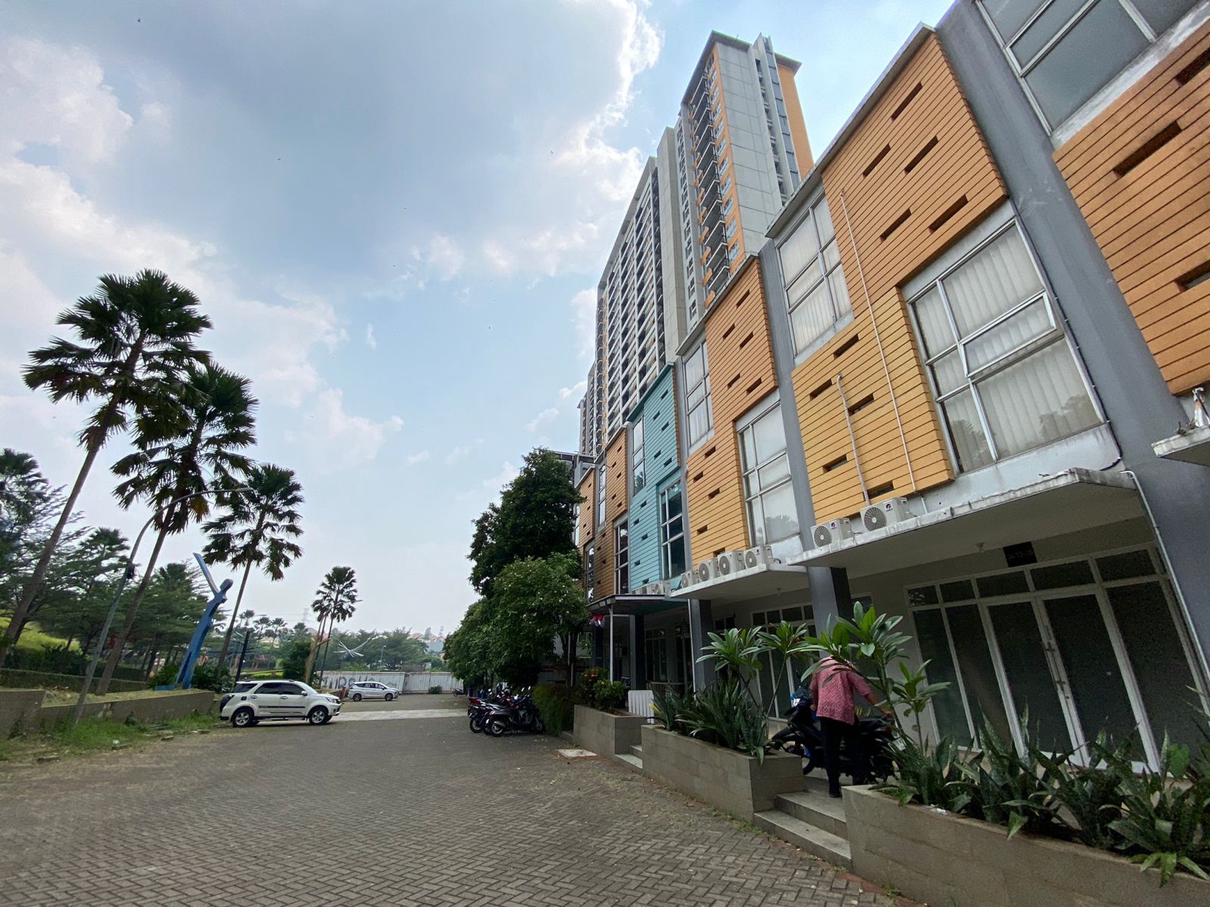 Ruko 3 Lantai di Area Komersial Cinere