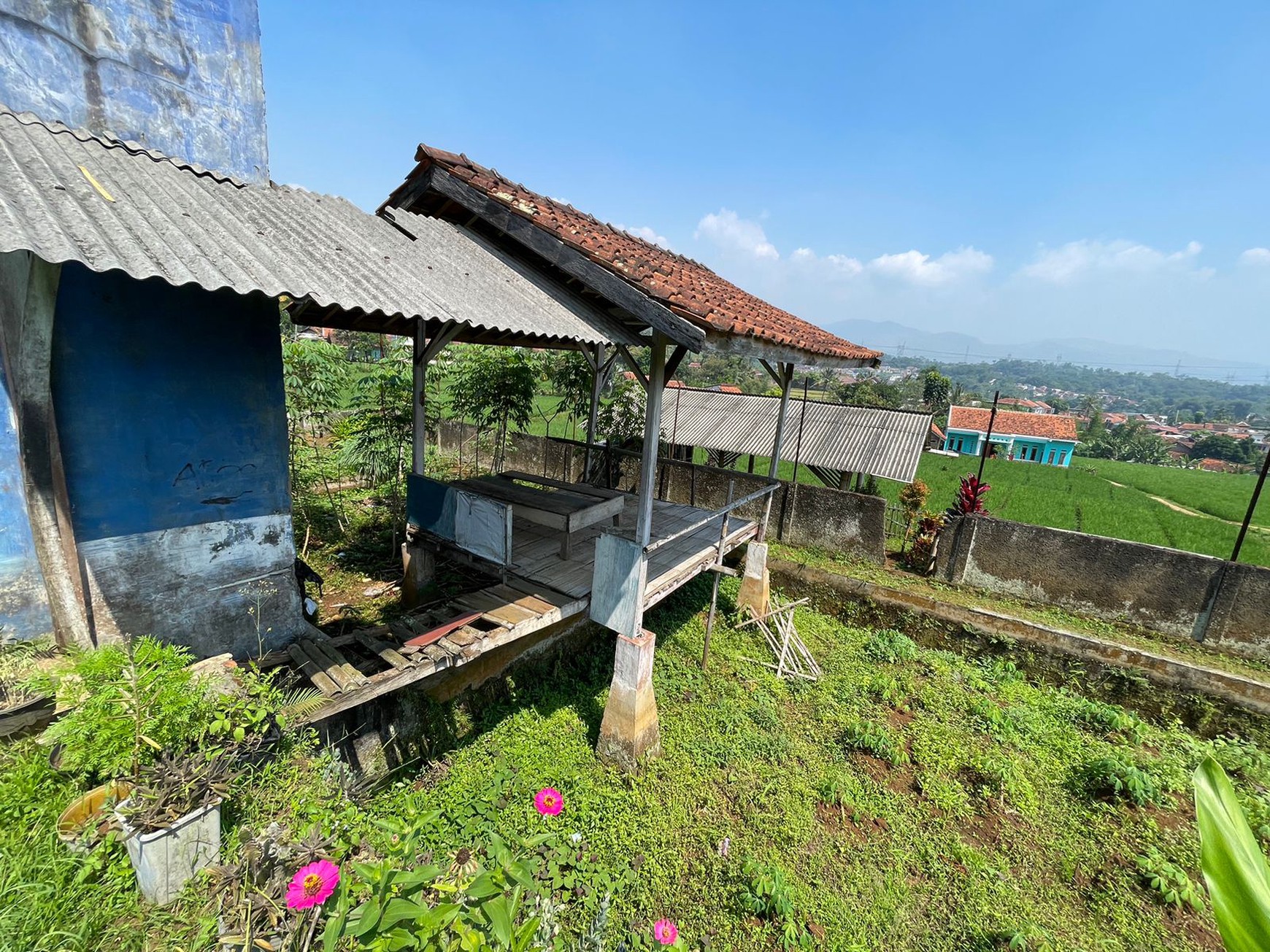 Rumah Murah dengan Tanah Luas Dekat Wisata Gunung Puntang Banjaran