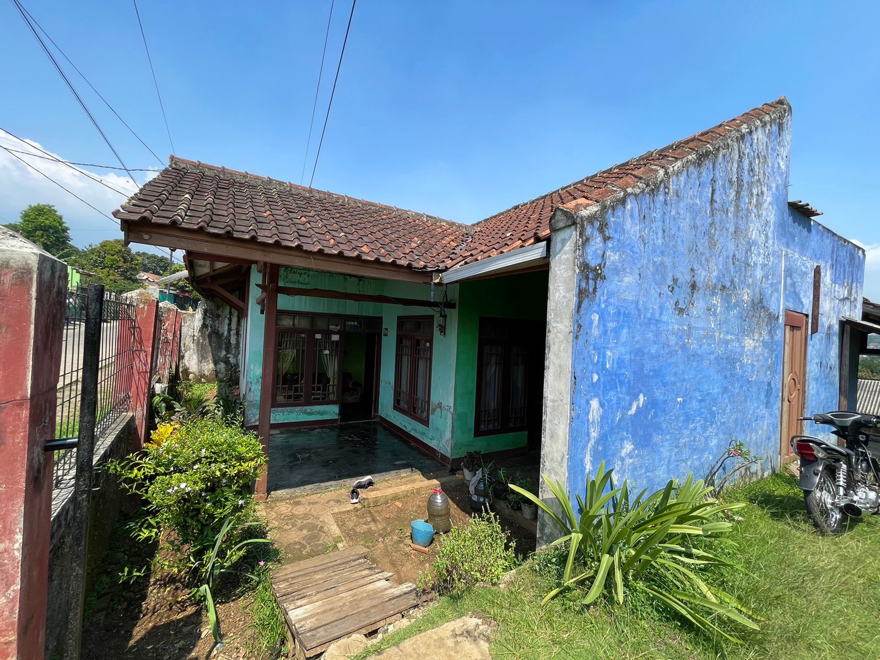 Rumah Murah dengan Tanah Luas Dekat Wisata Gunung Puntang Banjaran