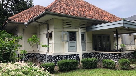 Rumah Kolonial dijual di Menteng, Dekat kedutaan, Sekolah Dan Rumah sakit