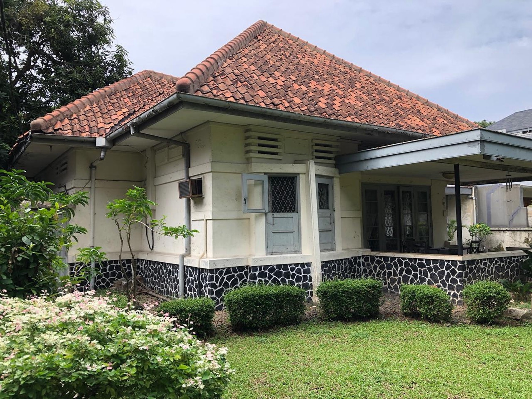 Rumah Kolonial dijual di Menteng, Dekat kedutaan, Sekolah Dan Rumah sakit