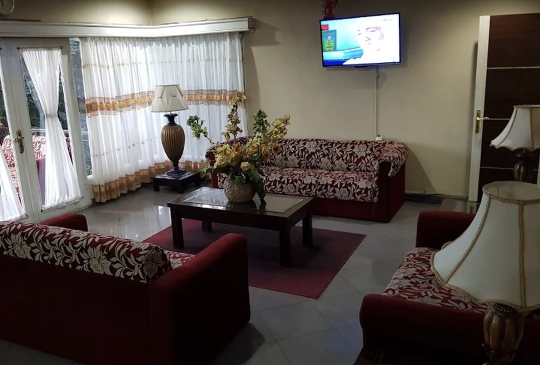Hotel Nyaman dan Asri dengan View Dataran Tinggi Sejuk Hanya 1,4 Km ke Taman Hutan Raya Dago