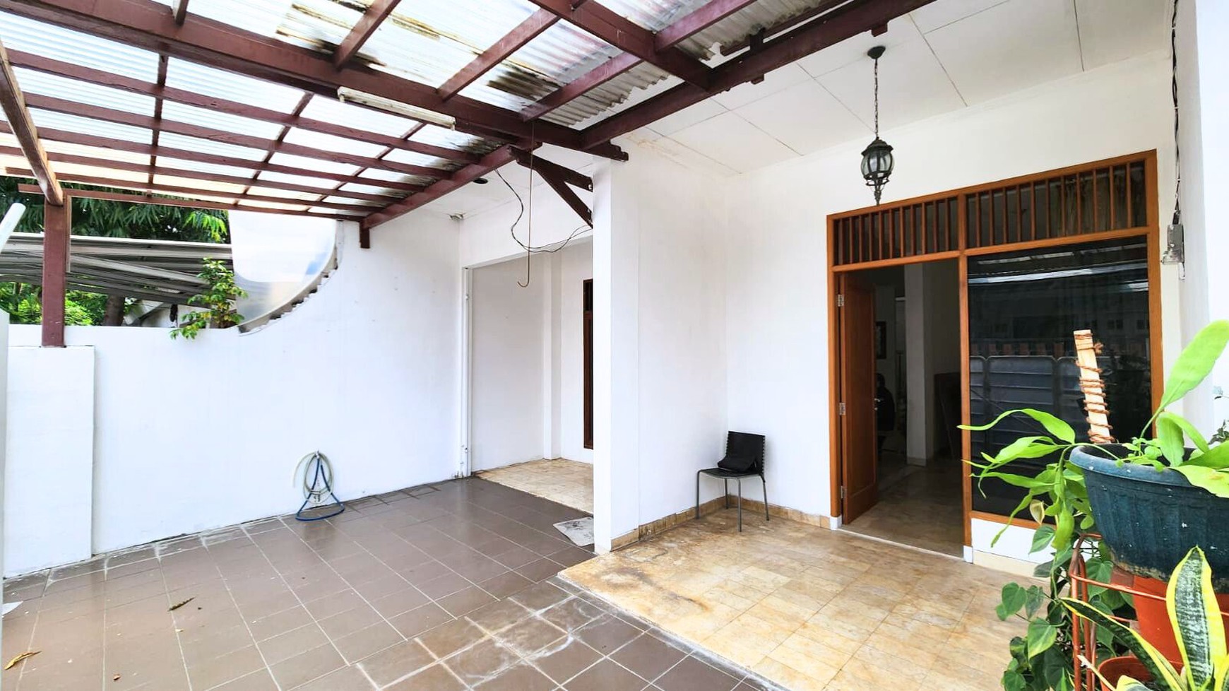 Rumah Disewakan Akses Jalan 2 Mobil di Tebet Timur, Jaksel