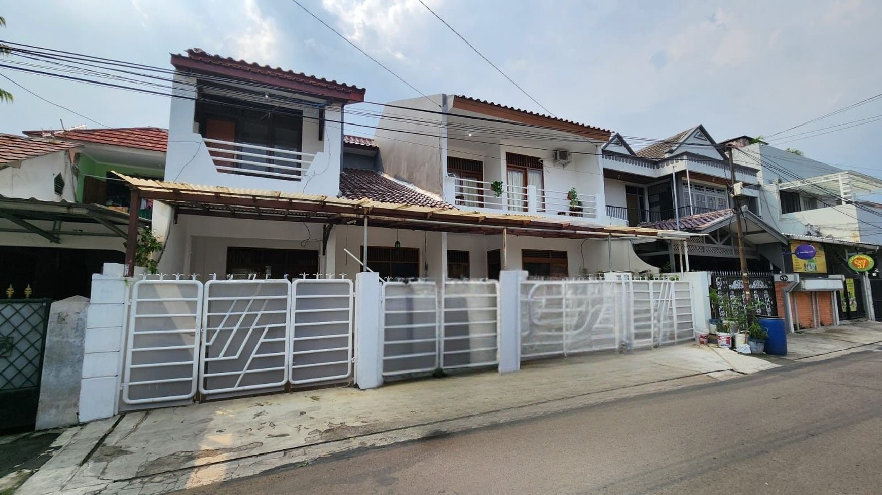 Rumah Disewakan Akses Jalan 2 Mobil di Tebet Timur, Jaksel