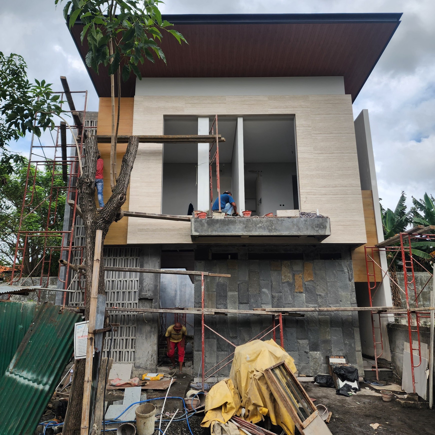 RUMAH BARU MODERN Tropical Balinese, CitraLand Utama, Surabaya Barat