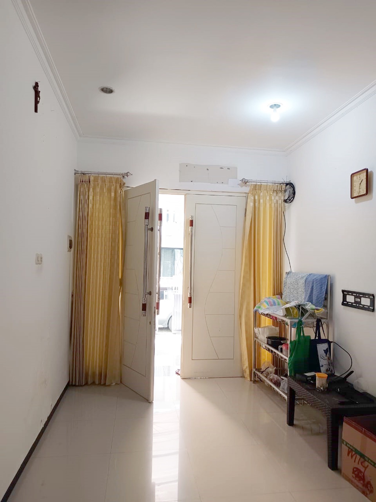 Rumah di Cluster Sorrento Pakuwon City, 2 Lantai, Semi Furnished, Siap Huni