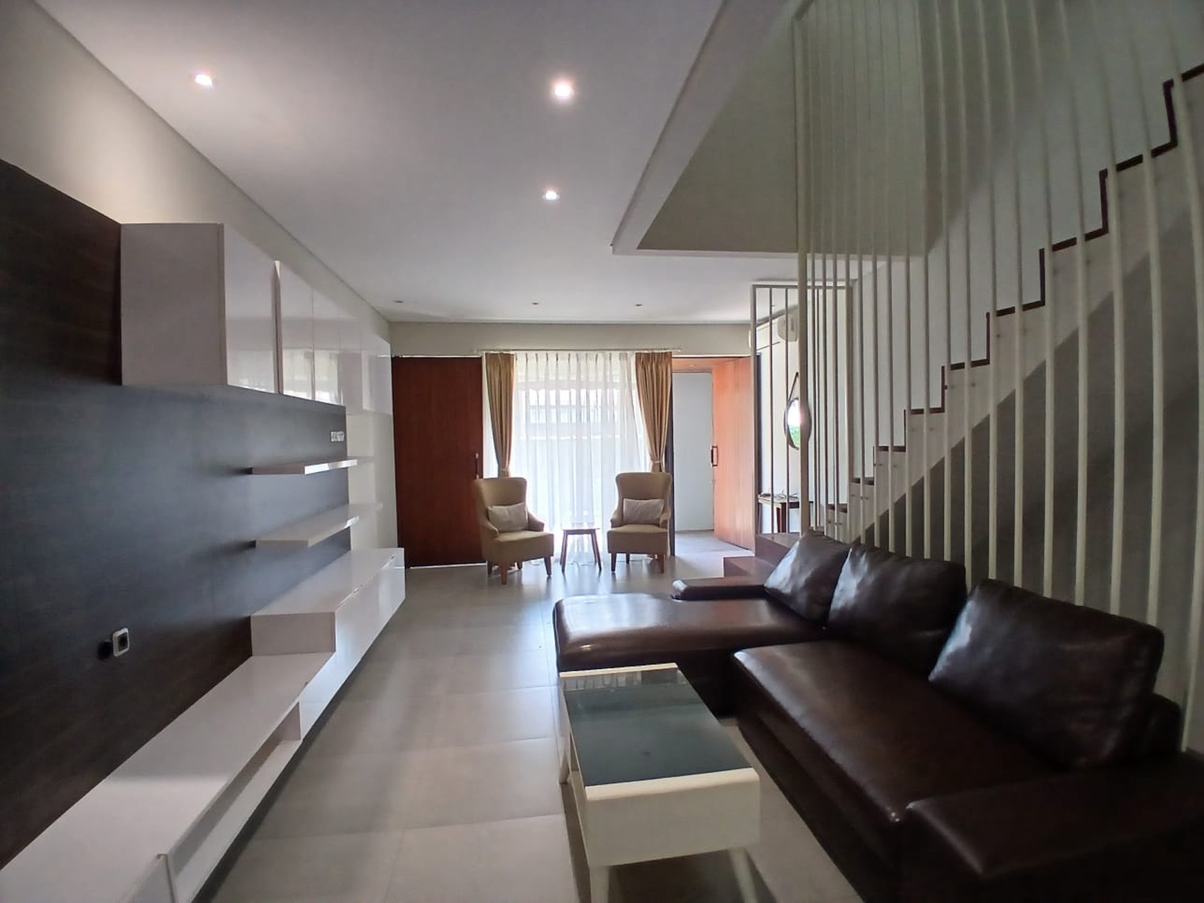 Disewakan rumah siap bagus furnished di jalan sumbawa cinere
