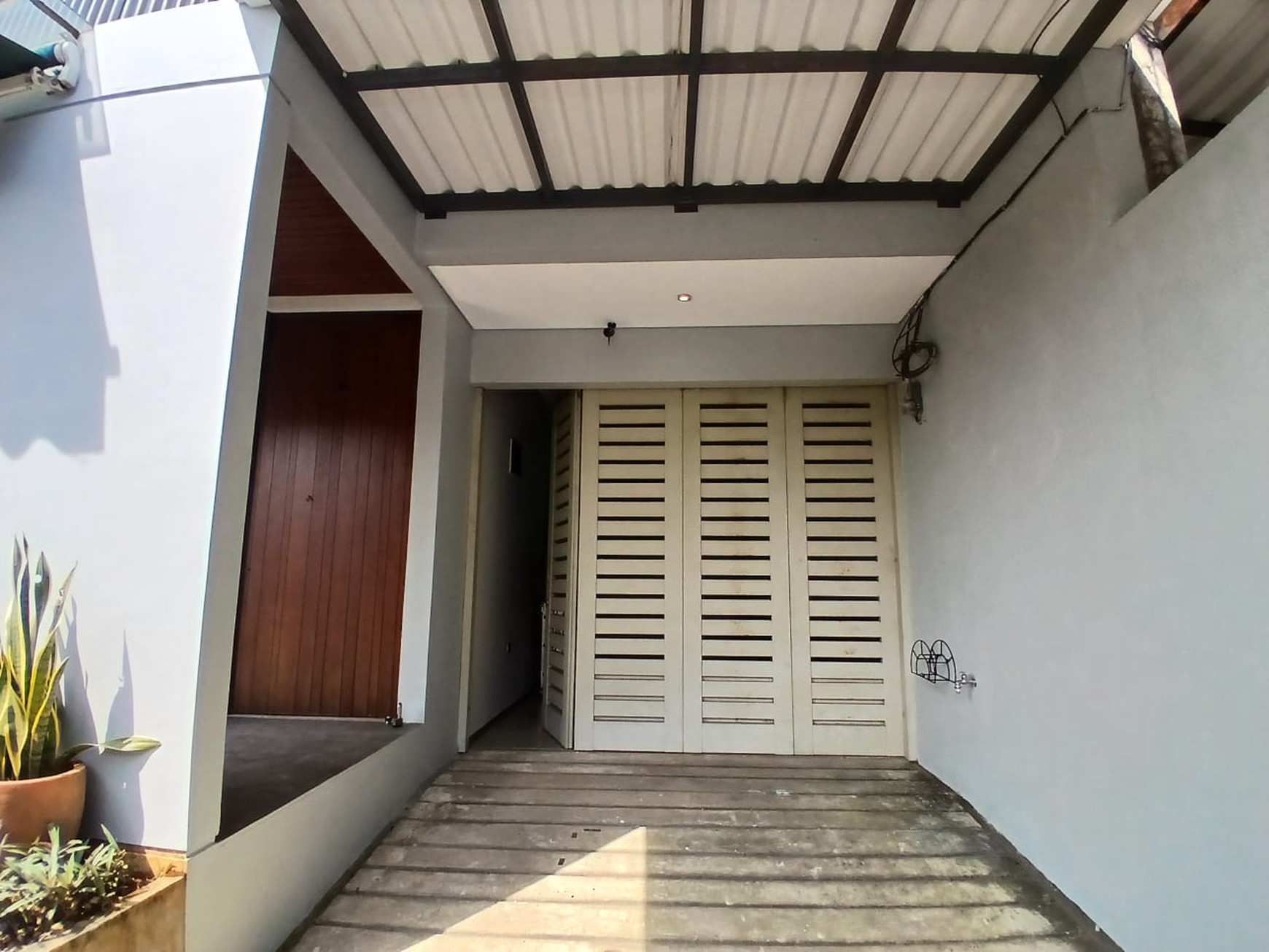 Disewakan rumah siap bagus furnished di jalan sumbawa cinere
