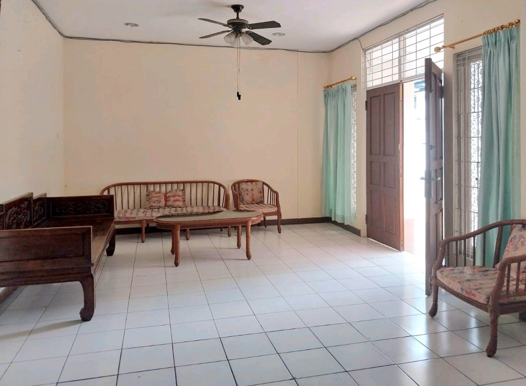 Rumah rapih siap huni di Gading Kirana Timur, Kelapa Gading. 11x17m2, hadap Selatan