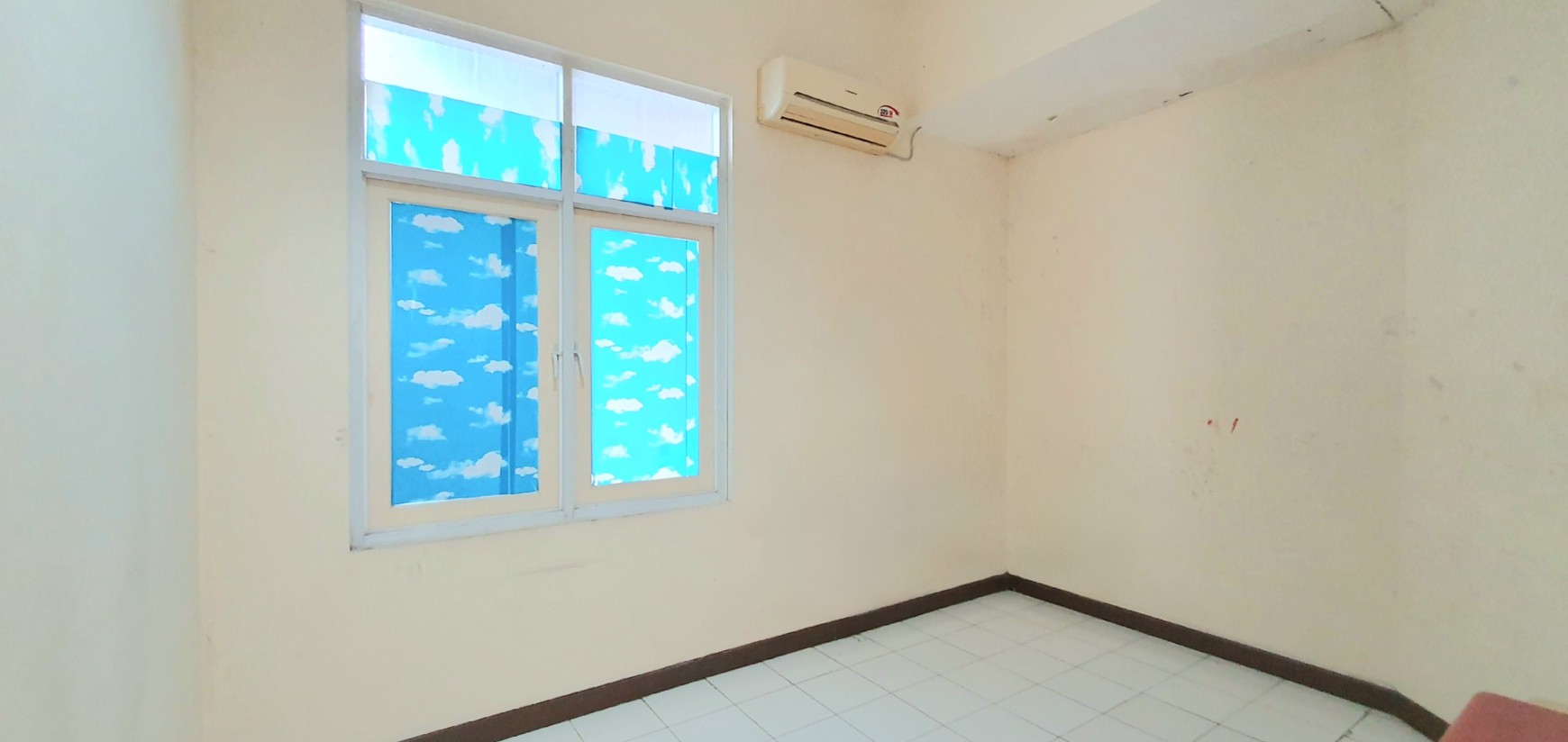 Rumah rapih siap huni di Gading Kirana Timur, Kelapa Gading. 11x17m2, hadap Selatan