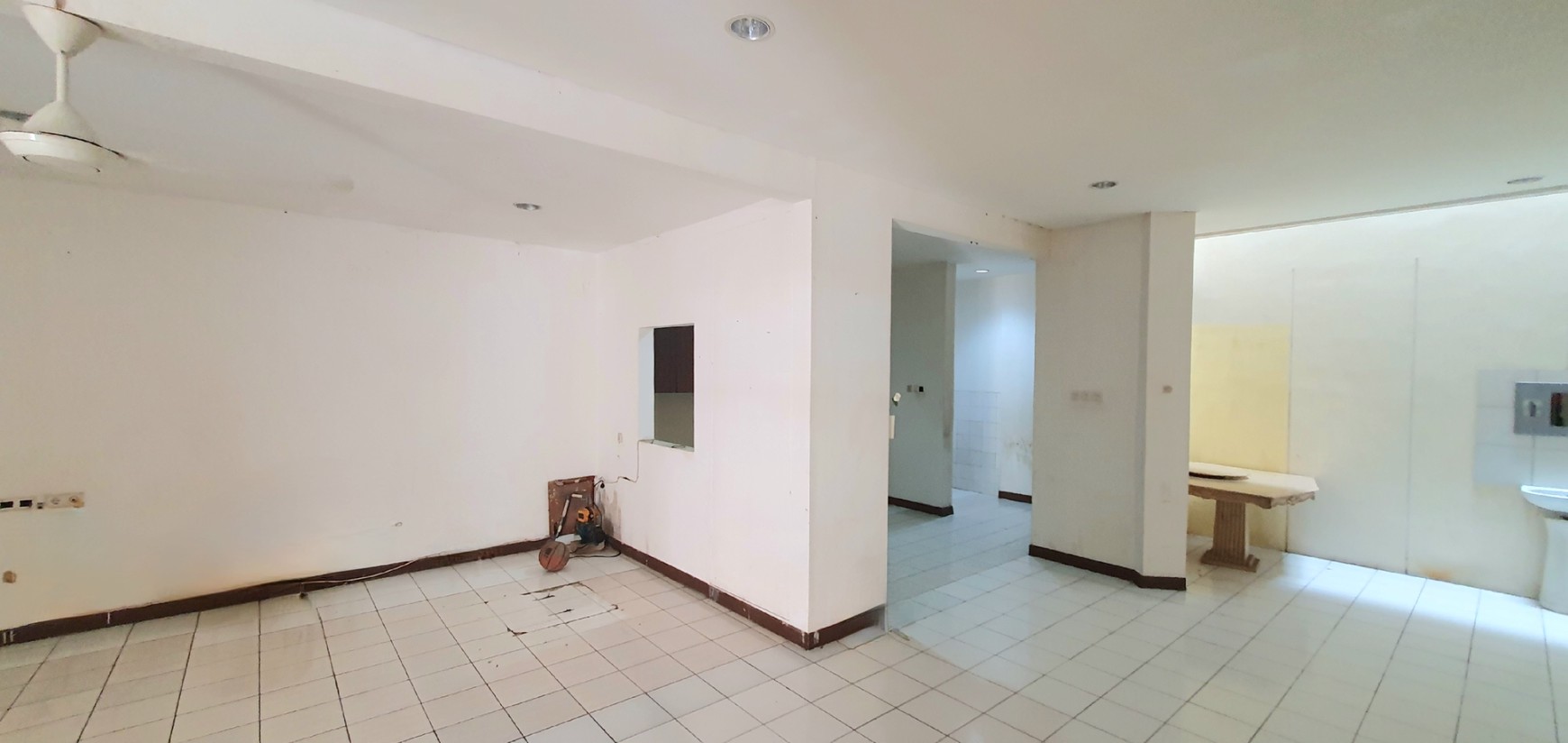 Rumah rapih siap huni di Gading Kirana Timur, Kelapa Gading. 11x17m2, hadap Selatan
