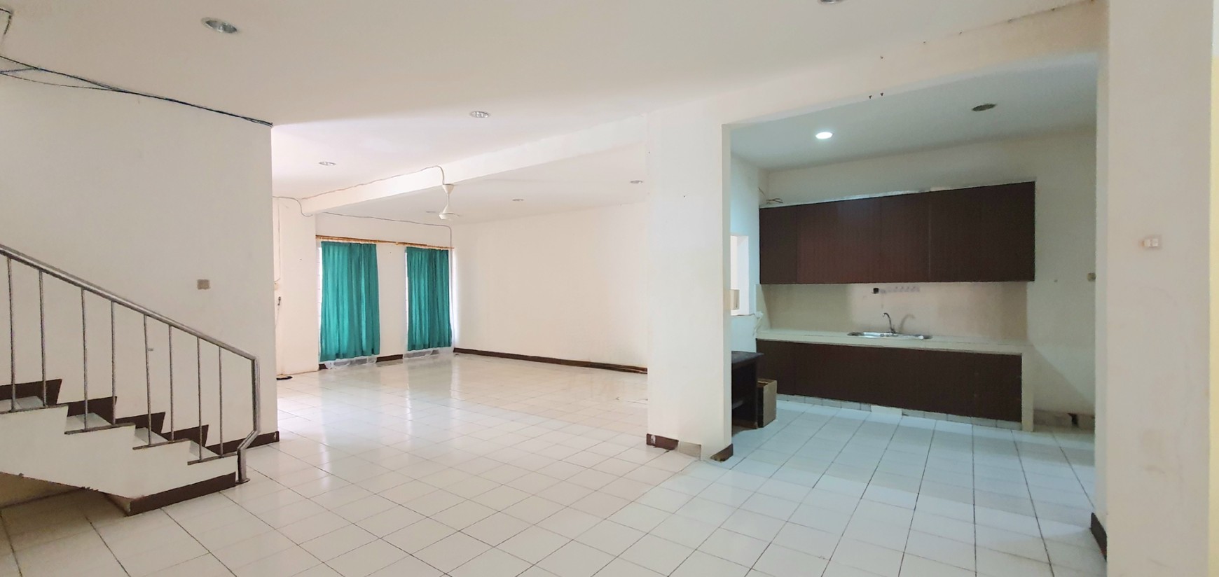 Rumah rapih siap huni di Gading Kirana Timur, Kelapa Gading. 11x17m2, hadap Selatan