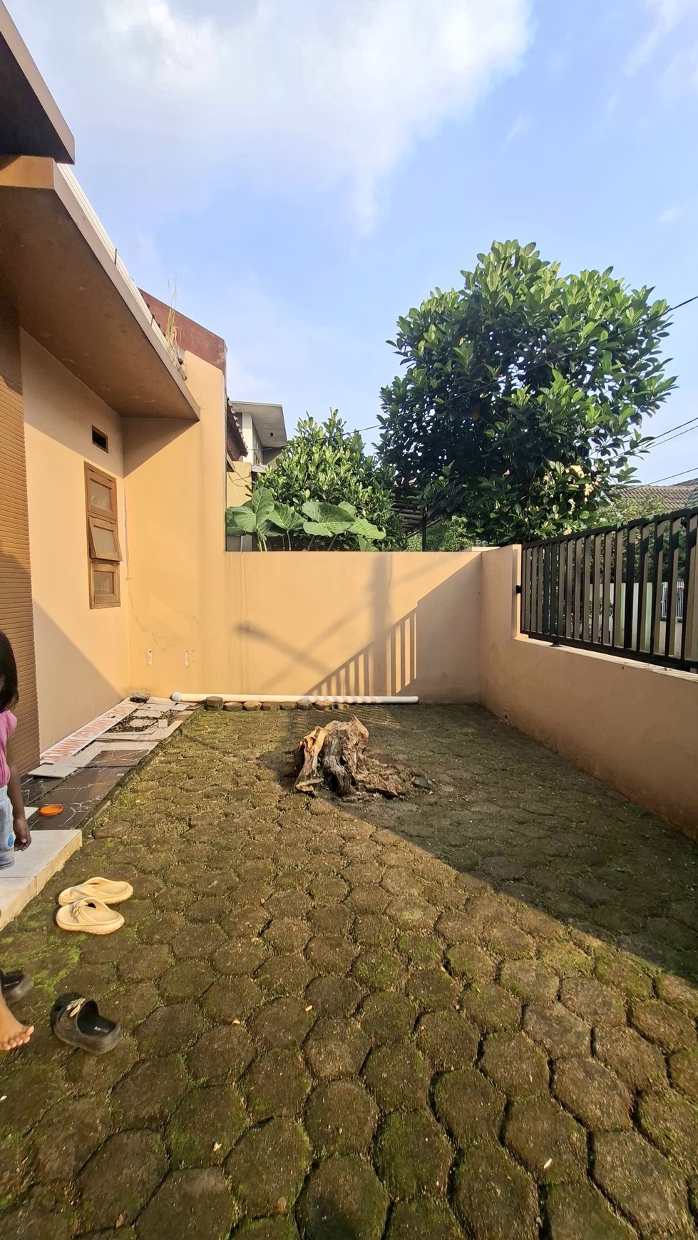 Rumah Siap Huni dengan Hunian Nyaman dan Asri di Ciputat