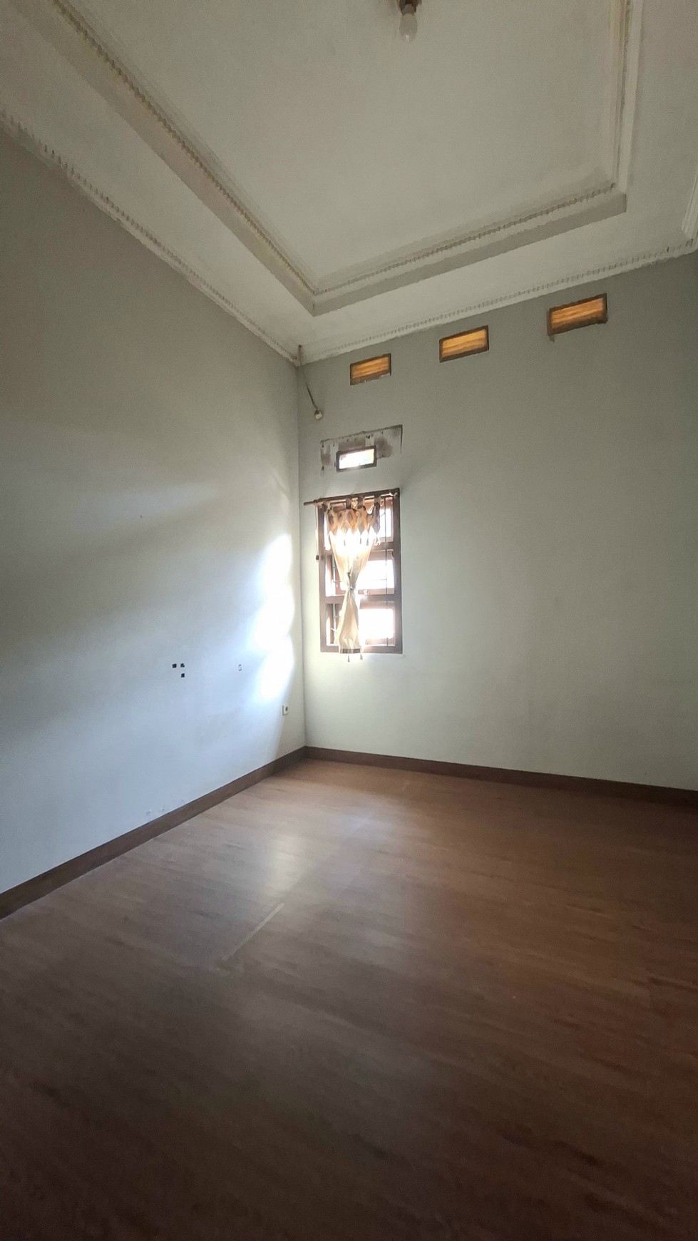 Rumah Siap Huni dengan Hunian Nyaman dan Asri di Ciputat