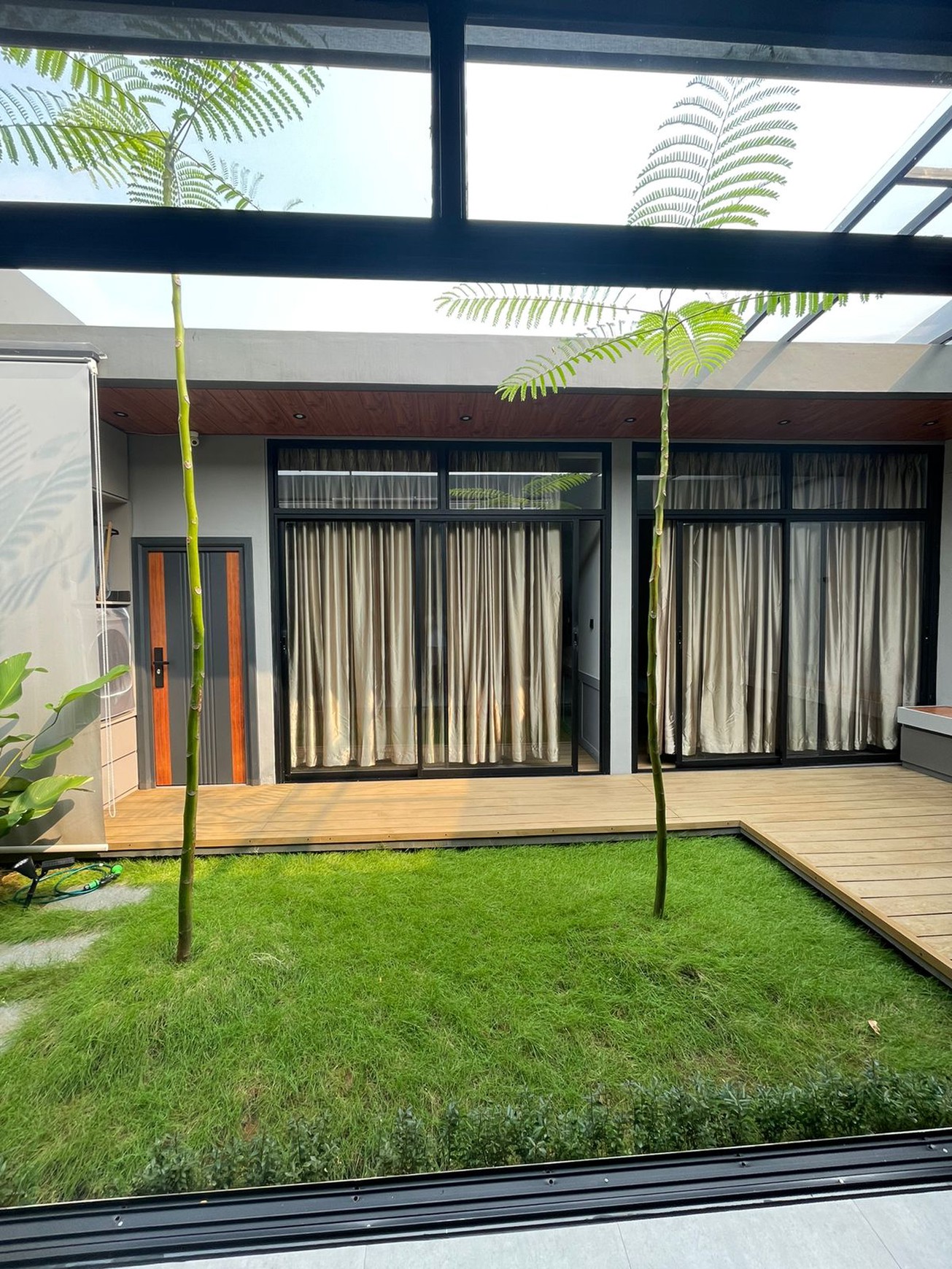 Rumah dengan desain Etnik Vintage dan Hunian Nyaman