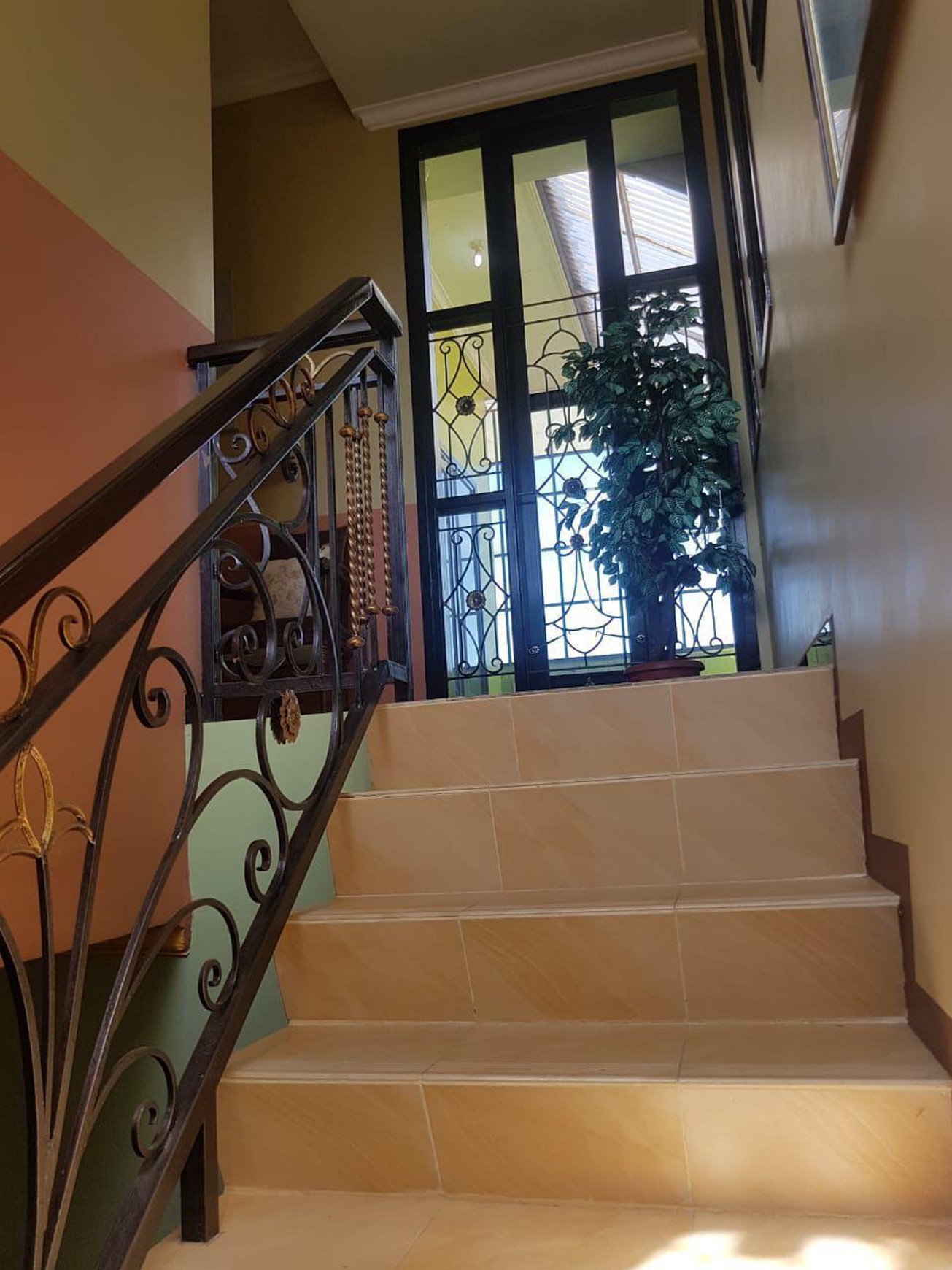 Rumah Bisa Untuk Villa atau Hunian Pribadi Sangat Istimewa di Karangploso Malang 1,35M Nego!!!