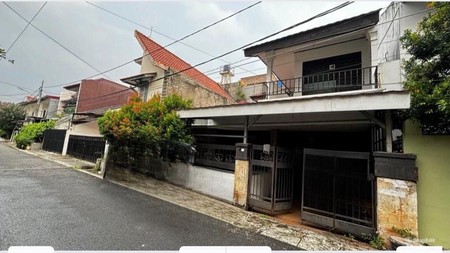 Rumah 2 Lantai Akses Jalan 2 Mobil Lega Dan Dekat Taman Di Tebet Barat, Hanya 5 Menit Ke Mall KoKas