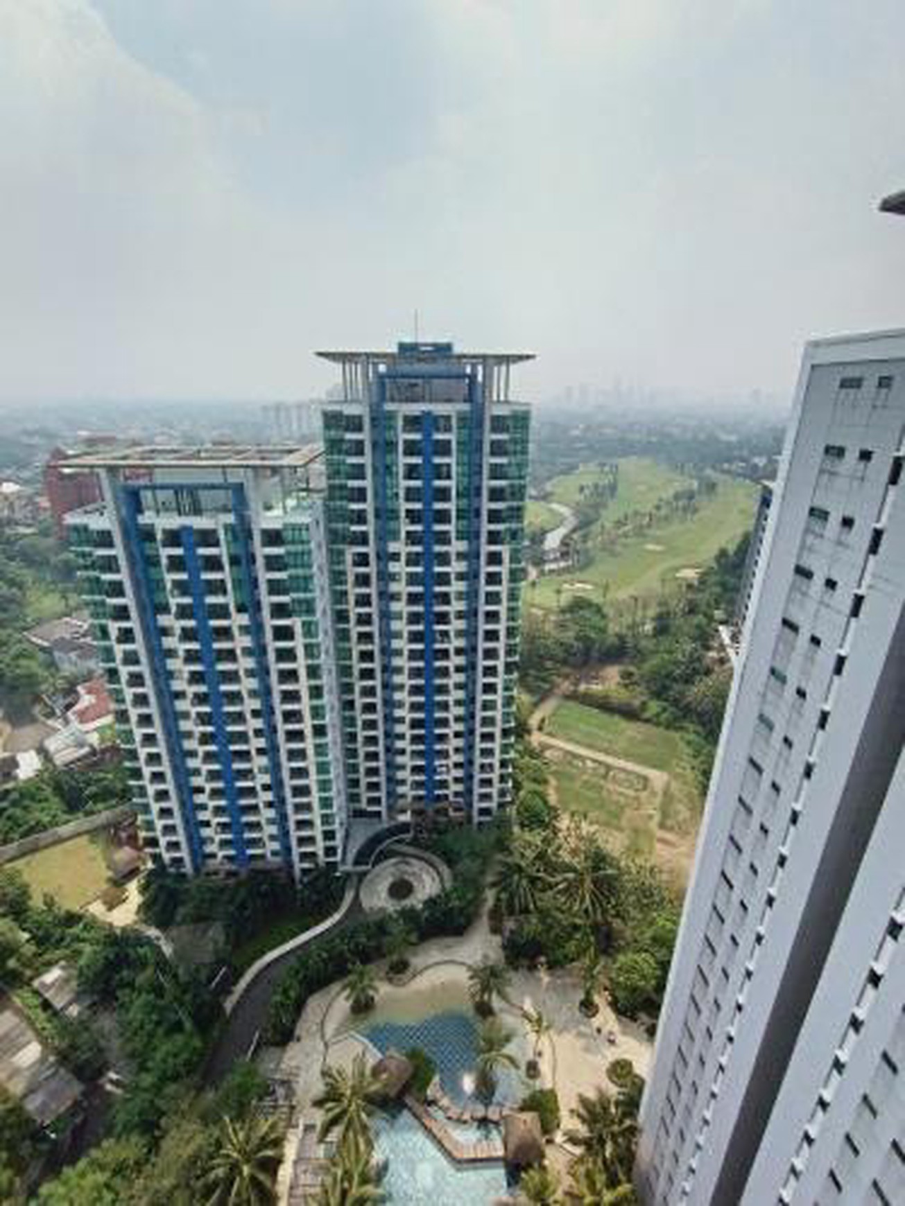 Apartement 3BR HAMPTON'S Pondok Indah