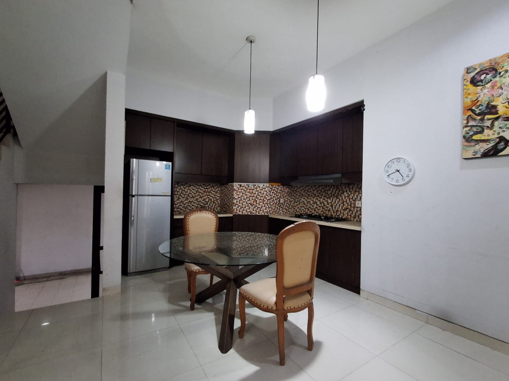 DISEWA RUMAH 2 LT Lokasi STRATEGIS  CINERE Blok A - Cinere.