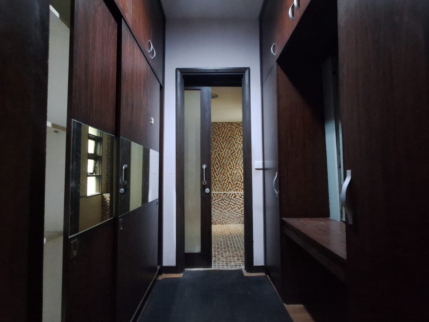 DISEWA RUMAH 2 LT Lokasi STRATEGIS  CINERE Blok A - Cinere.
