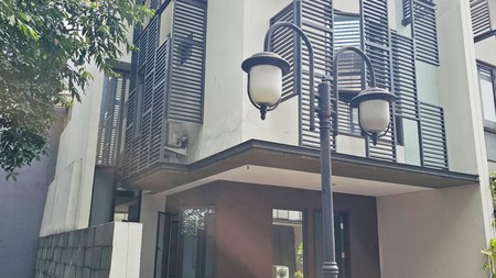 Rumah 3 lantai di Greenwich Cluster Whelford BSD City