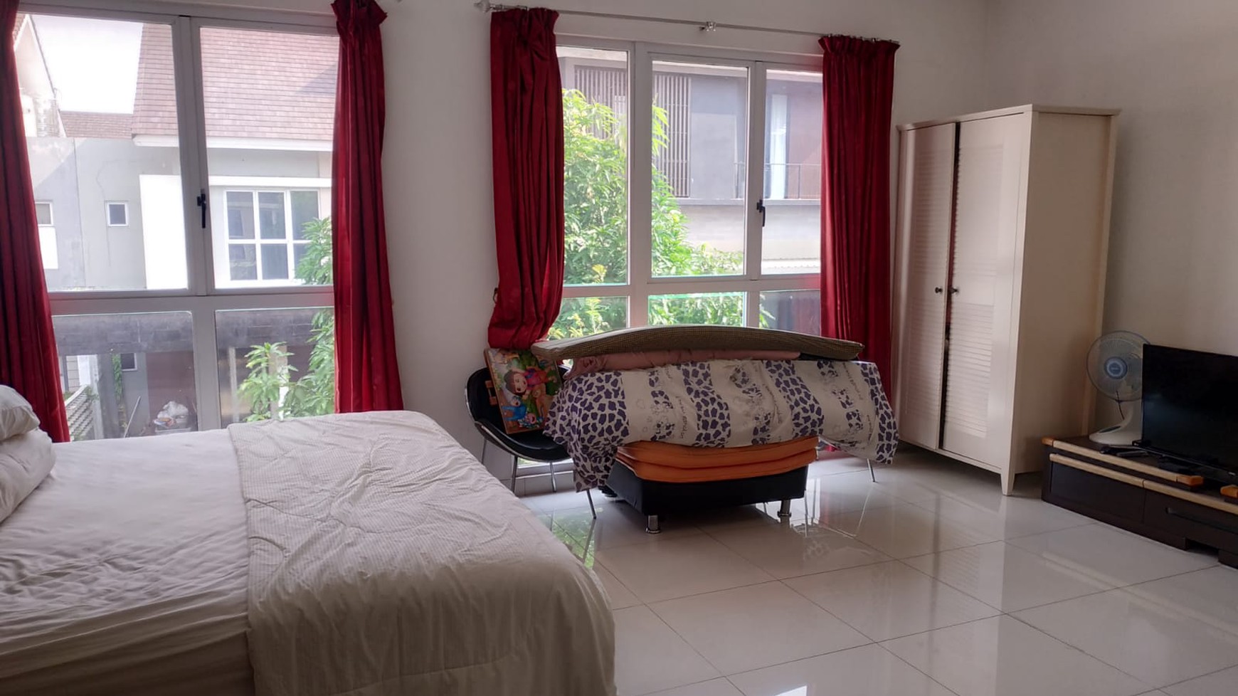 Rumah 2 lantai siap huni dan Aman dalam Cluster di JGC Cakung