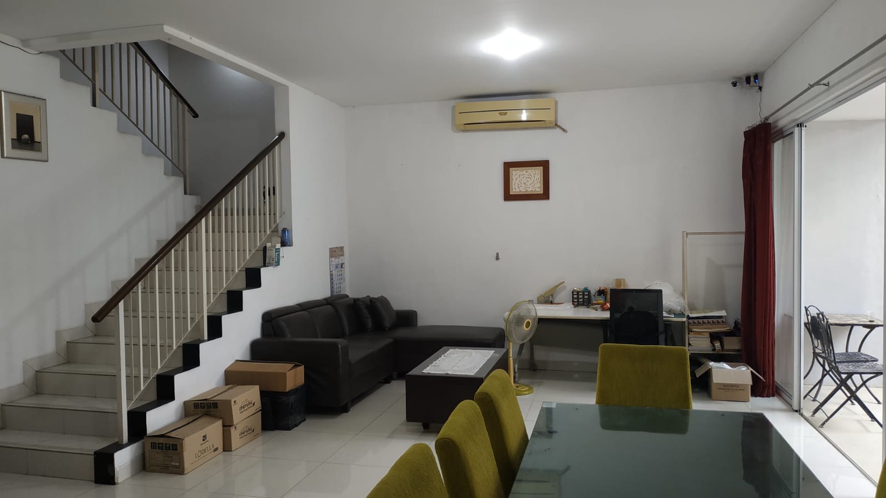 Rumah 2 lantai siap huni dan Aman dalam Cluster di JGC Cakung