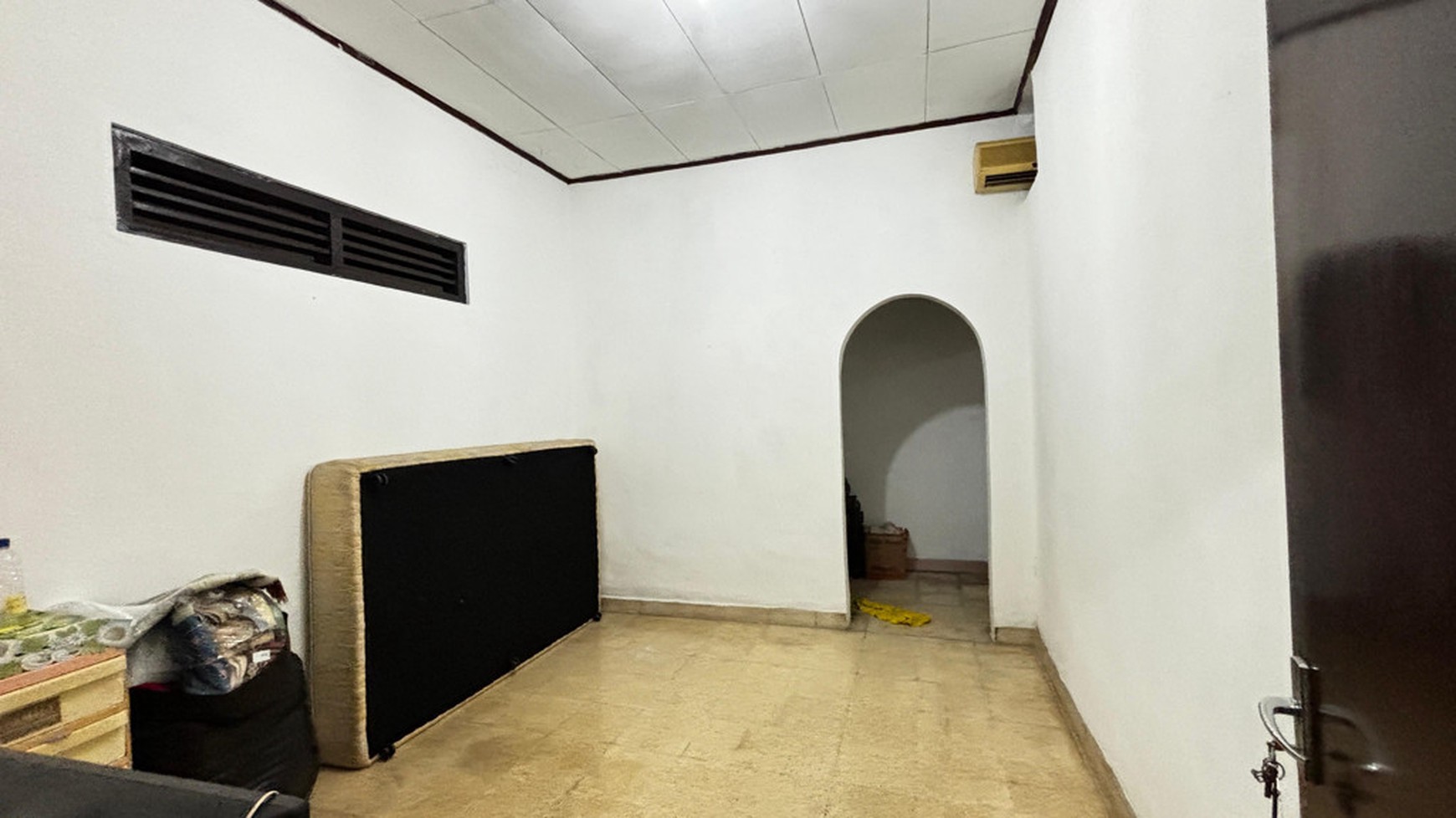 Rumah 2 Lantai Akses Jalan 2 Mobil Lega Dan Dekat Taman Di Tebet Barat, Hanya 5 Menit Ke Mall KoKas