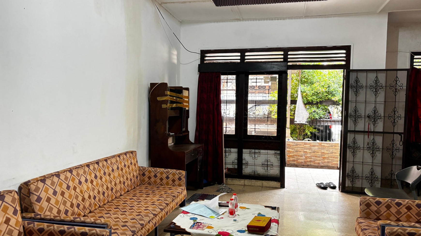 Rumah 2 Lantai Akses Jalan 2 Mobil Lega Dan Dekat Taman Di Tebet Barat, Hanya 5 Menit Ke Mall KoKas