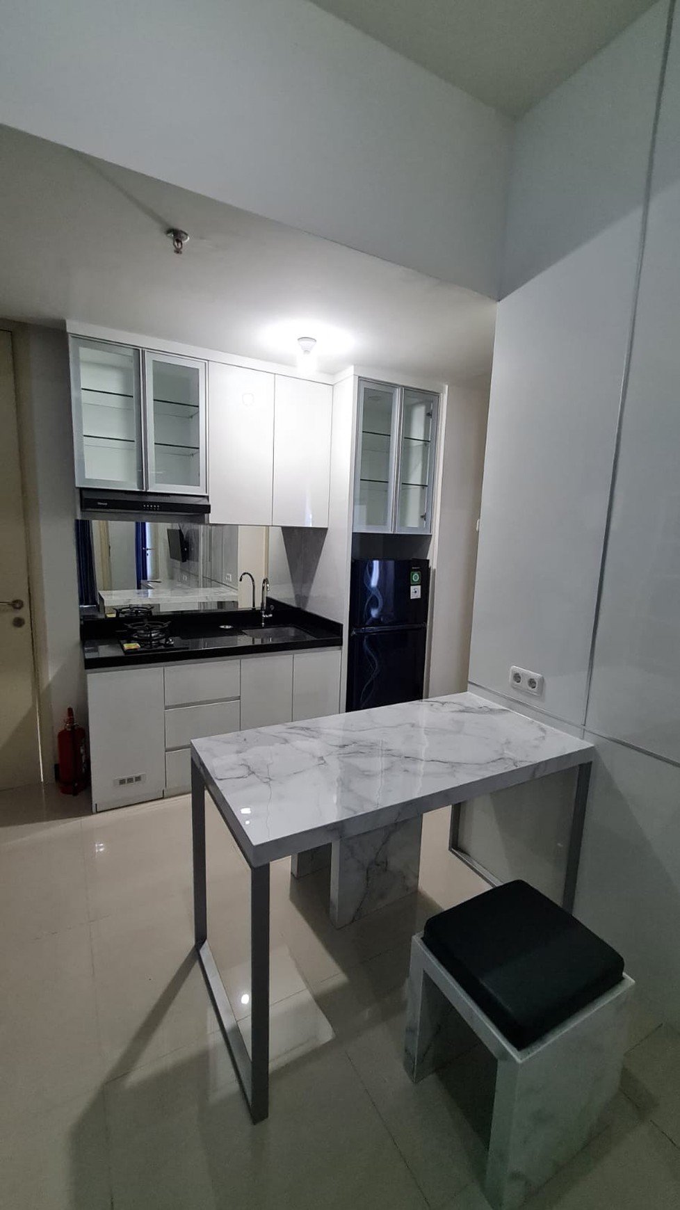 DISEWAKAN APARTEMEN 2BR FULLY FURNISHED SIAP HUNI Apartment Amor Lt.33 , Pakuwon City 