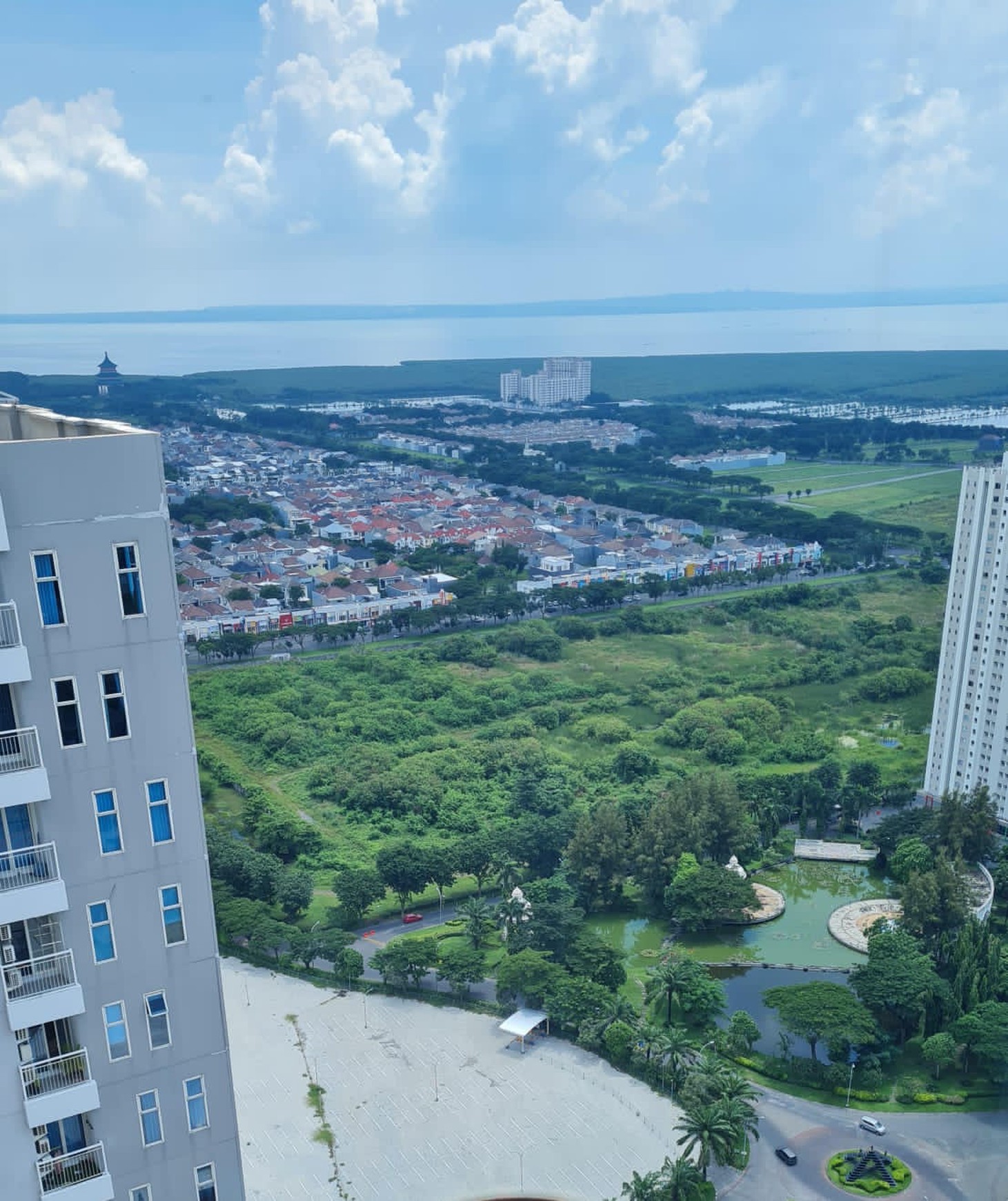 DISEWAKAN APARTEMEN 2BR FULLY FURNISHED SIAP HUNI Apartment Amor Lt.33 , Pakuwon City 