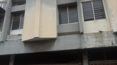 Disewakan Ruko 3 lantai di Jalan Ngaglik Surabaya Pusat