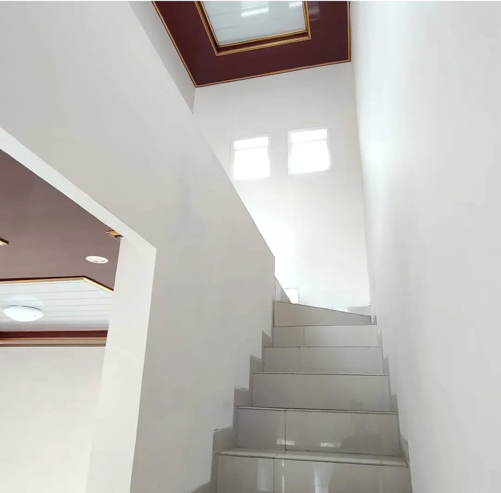 Rumah Lantai 2 Imam Bonjol