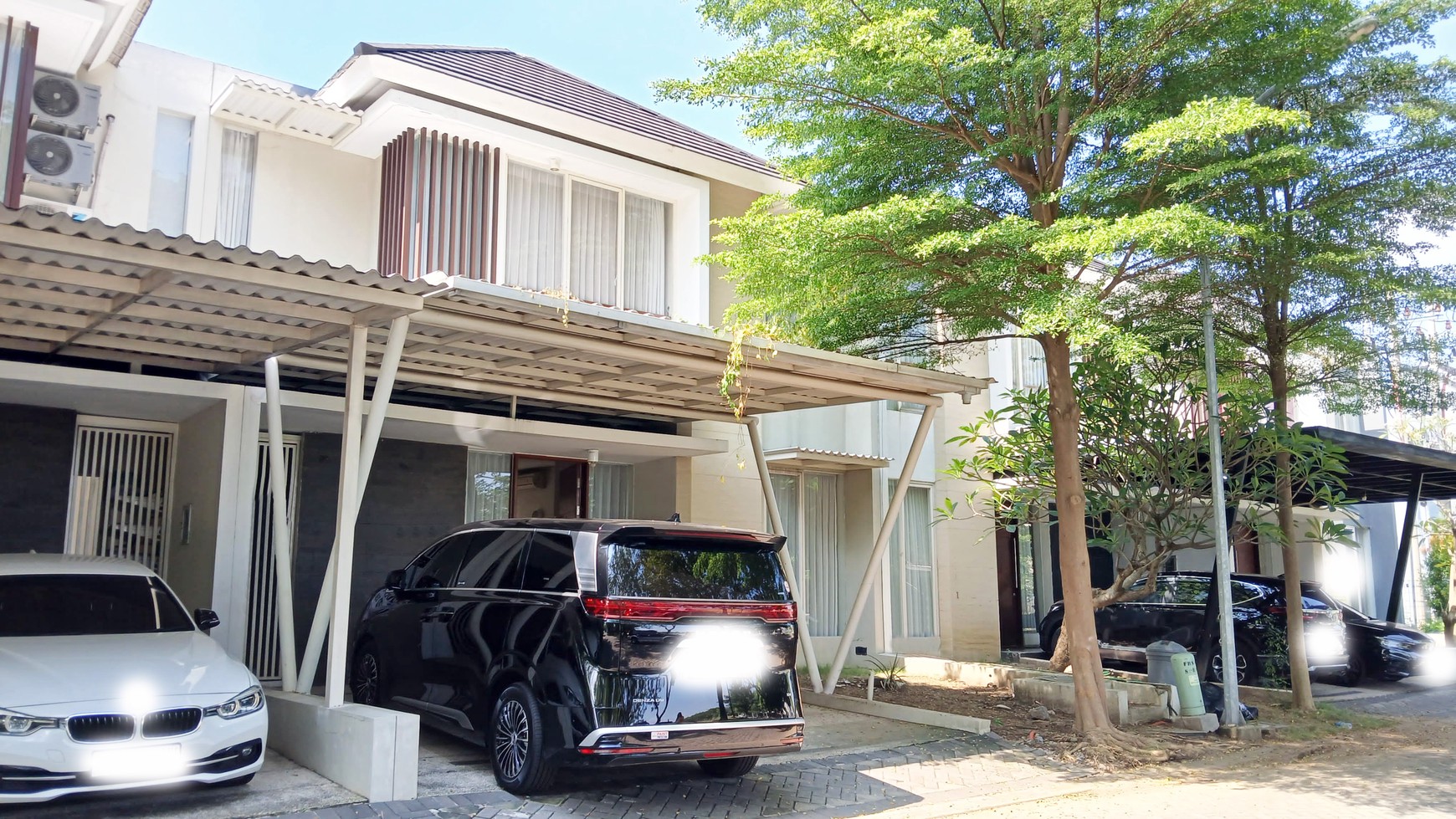 Rumah Baru Gress di Citraland Northwest Park Surabaya Barat Minimalis 2 Lantai Semi Furnished Siap Huni... View Depan Danau !!!
