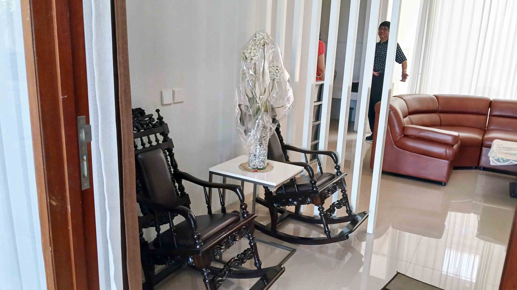 Rumah Baru Gress di Citraland Northwest Park Surabaya Barat Minimalis 2 Lantai Semi Furnished Siap Huni... View Depan Danau !!!