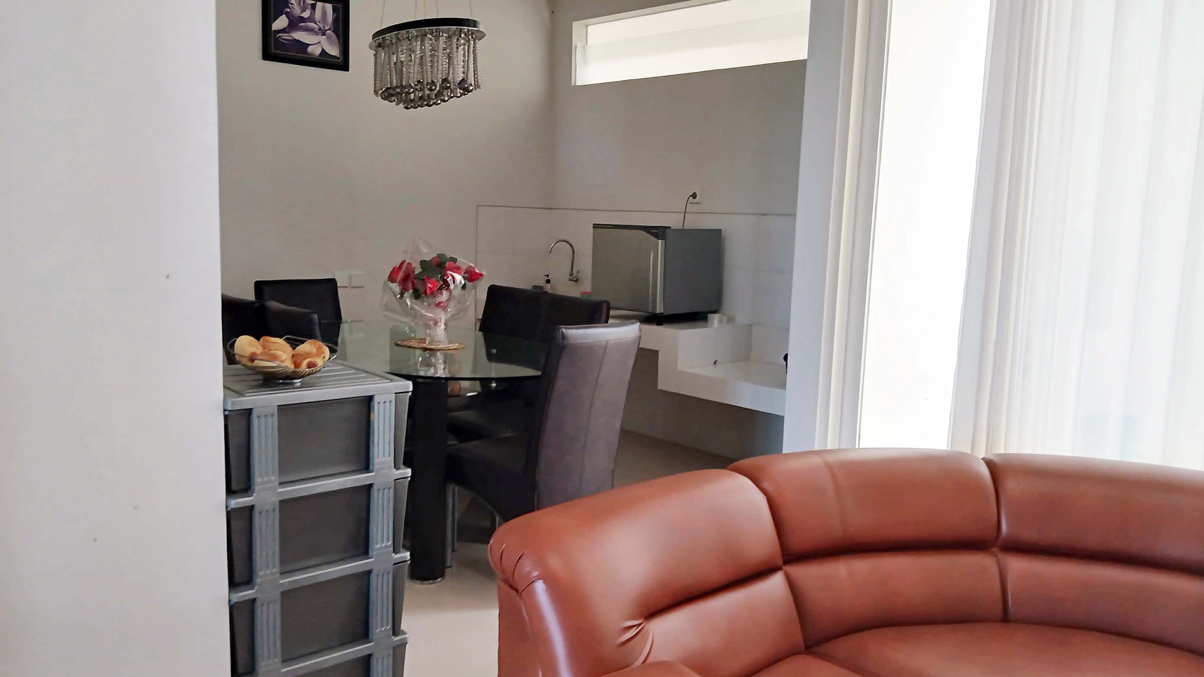 Rumah Baru Gress di Citraland Northwest Park Surabaya Barat Minimalis 2 Lantai Semi Furnished Siap Huni... View Depan Danau !!!