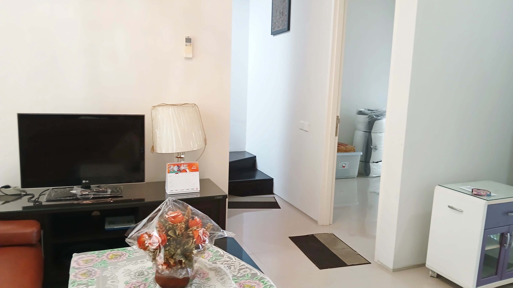 Rumah Baru Gress di Citraland Northwest Park Surabaya Barat Minimalis 2 Lantai Semi Furnished Siap Huni... View Depan Danau !!!