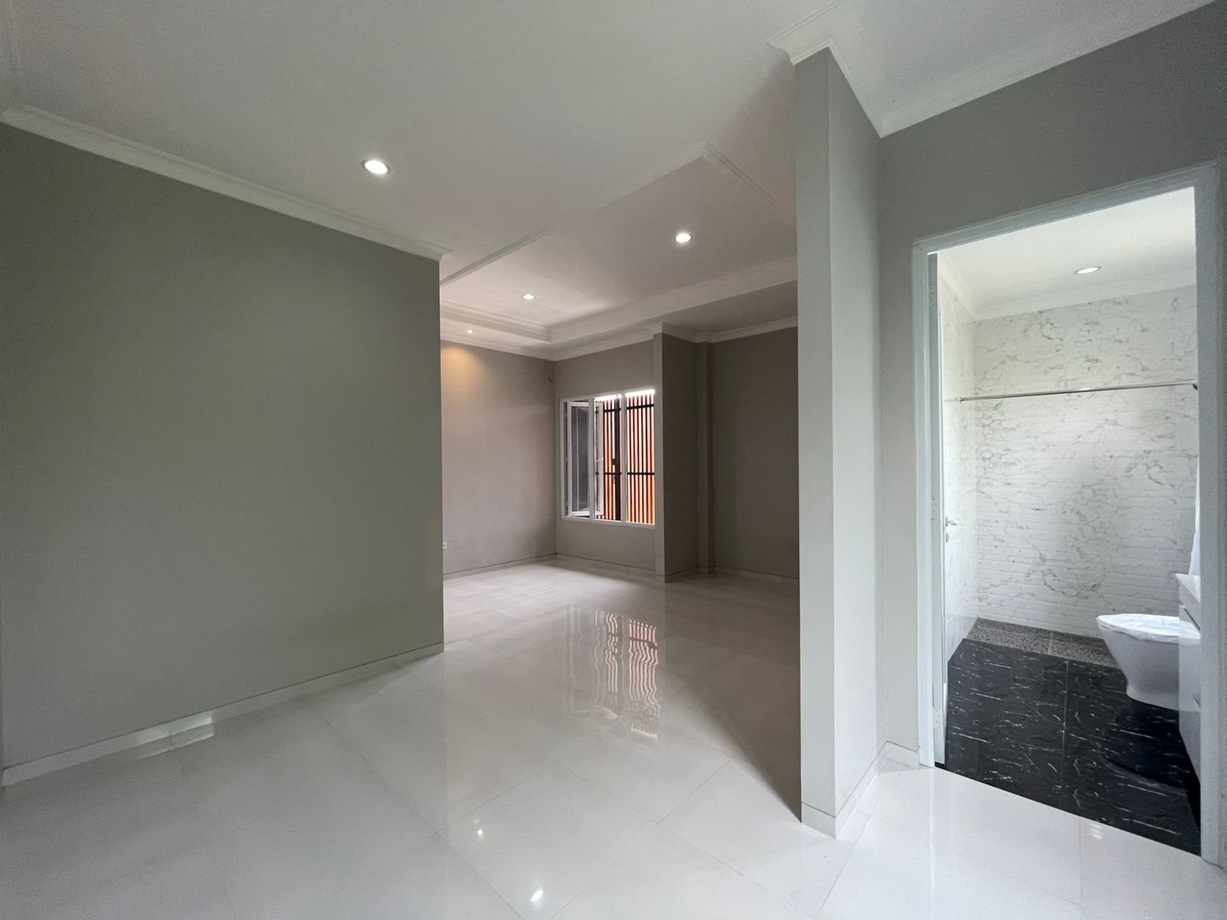 Rumah Mewah,posisi hoek,securty 24 jam di Bintaro Jaya 9.