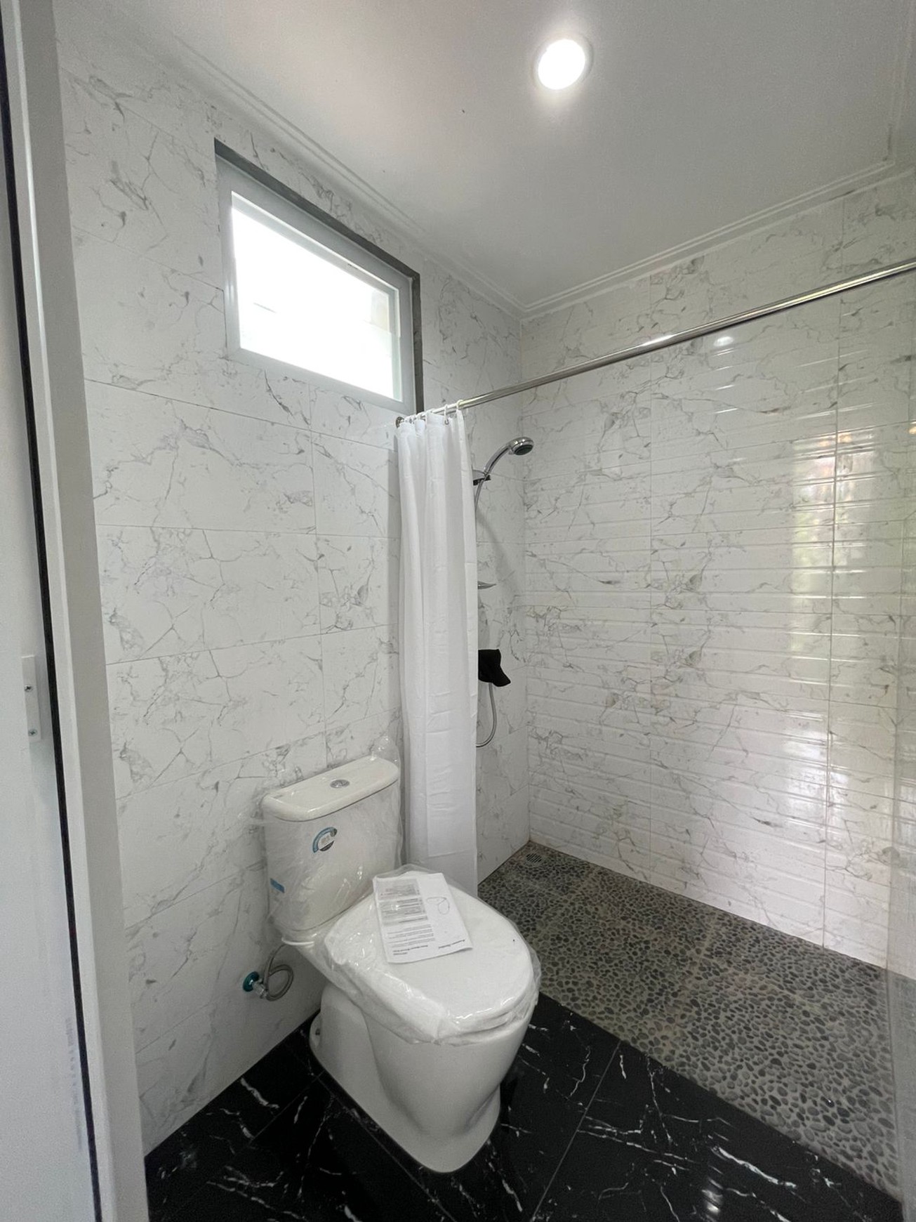 Rumah Mewah,posisi hoek,securty 24 jam di Bintaro Jaya 9.