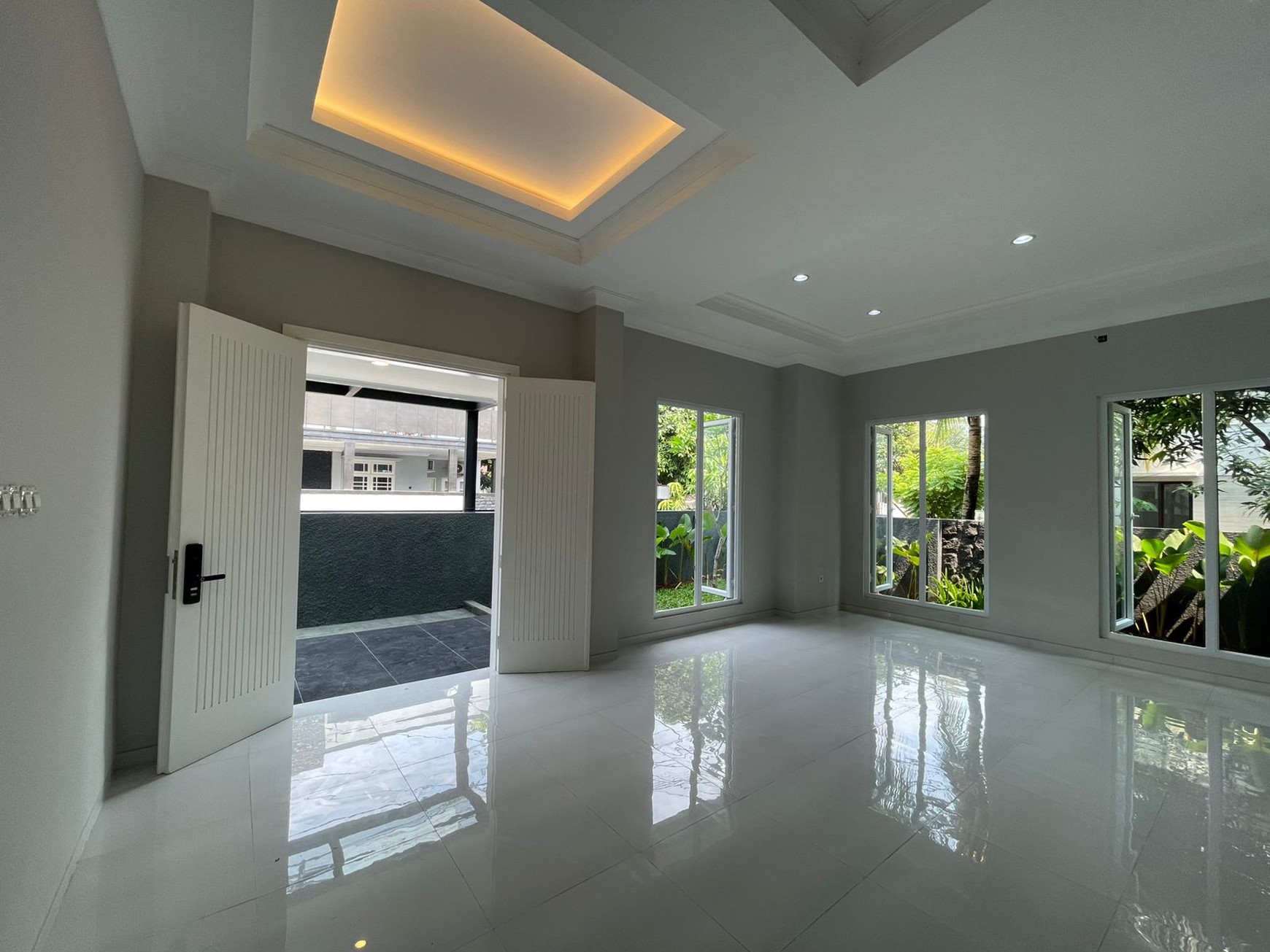 Rumah Mewah,posisi hoek,securty 24 jam di Bintaro Jaya 9.
