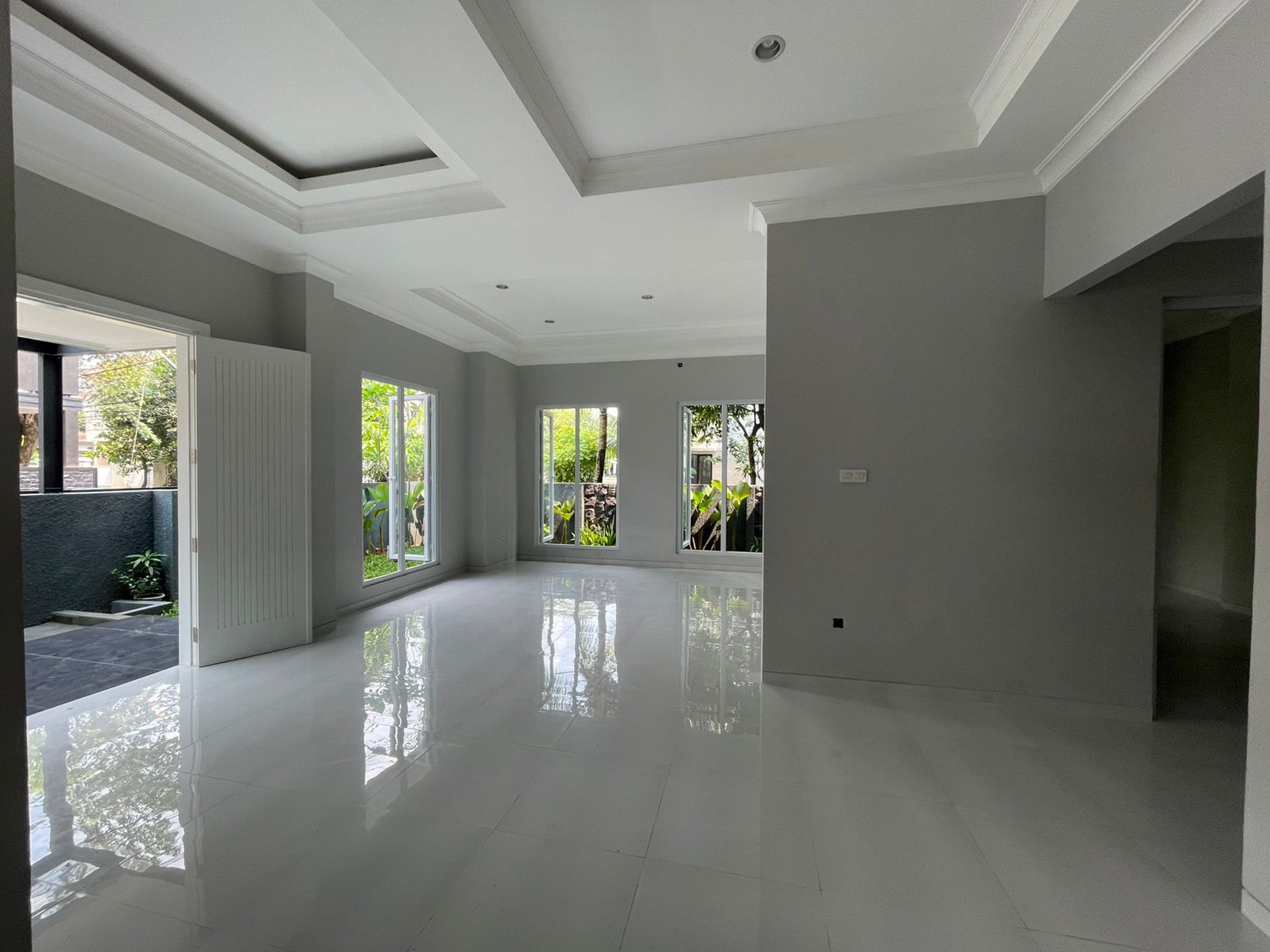Rumah Mewah,posisi hoek,securty 24 jam di Bintaro Jaya 9.