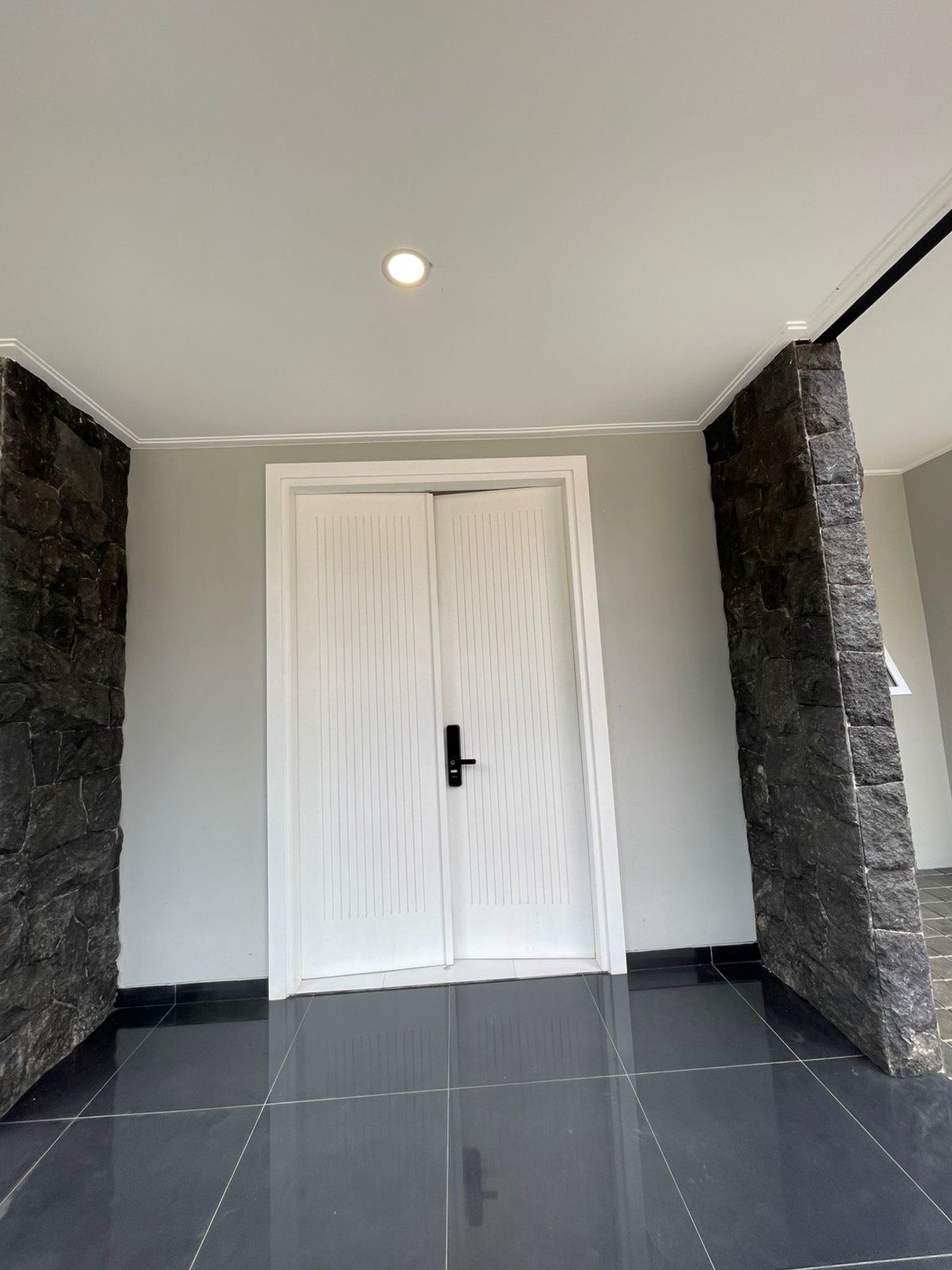 Rumah Mewah,posisi hoek,securty 24 jam di Bintaro Jaya 9.