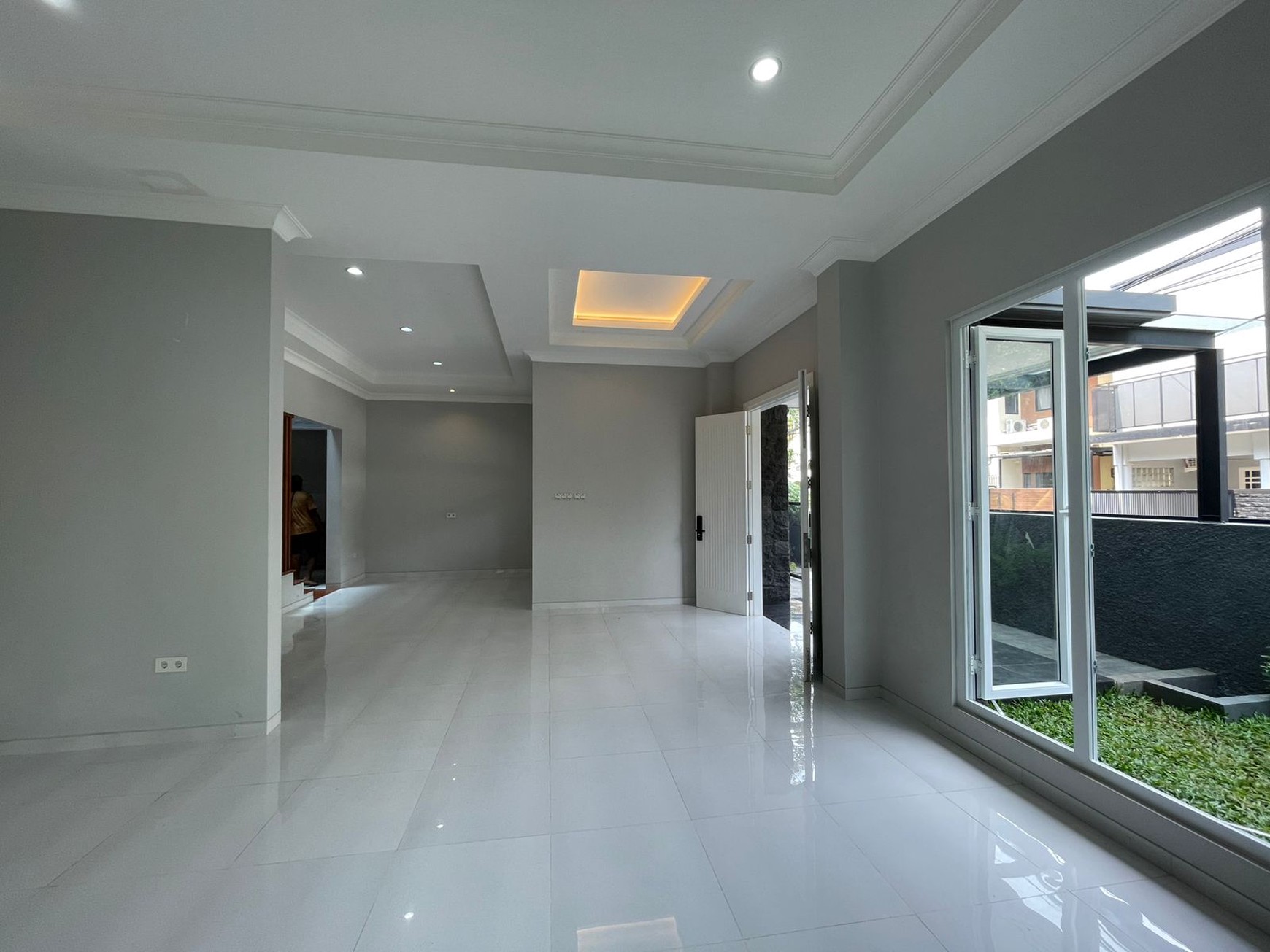 Rumah Mewah,posisi hoek,securty 24 jam di Bintaro Jaya 9.