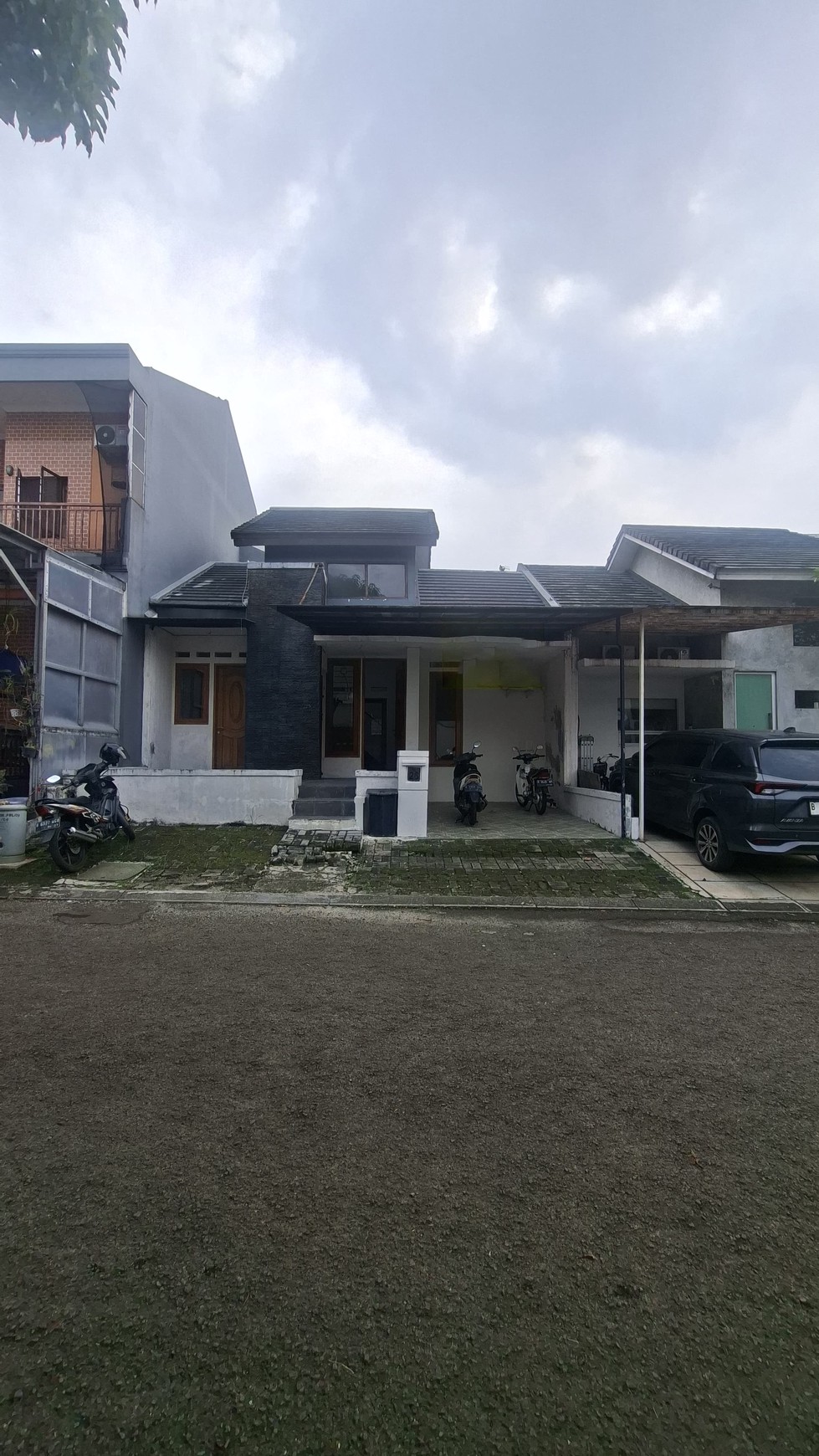 Rumah 1½ Lantai Siap Huni SHM Lokasi Strategis @Bintaro Sekor 9