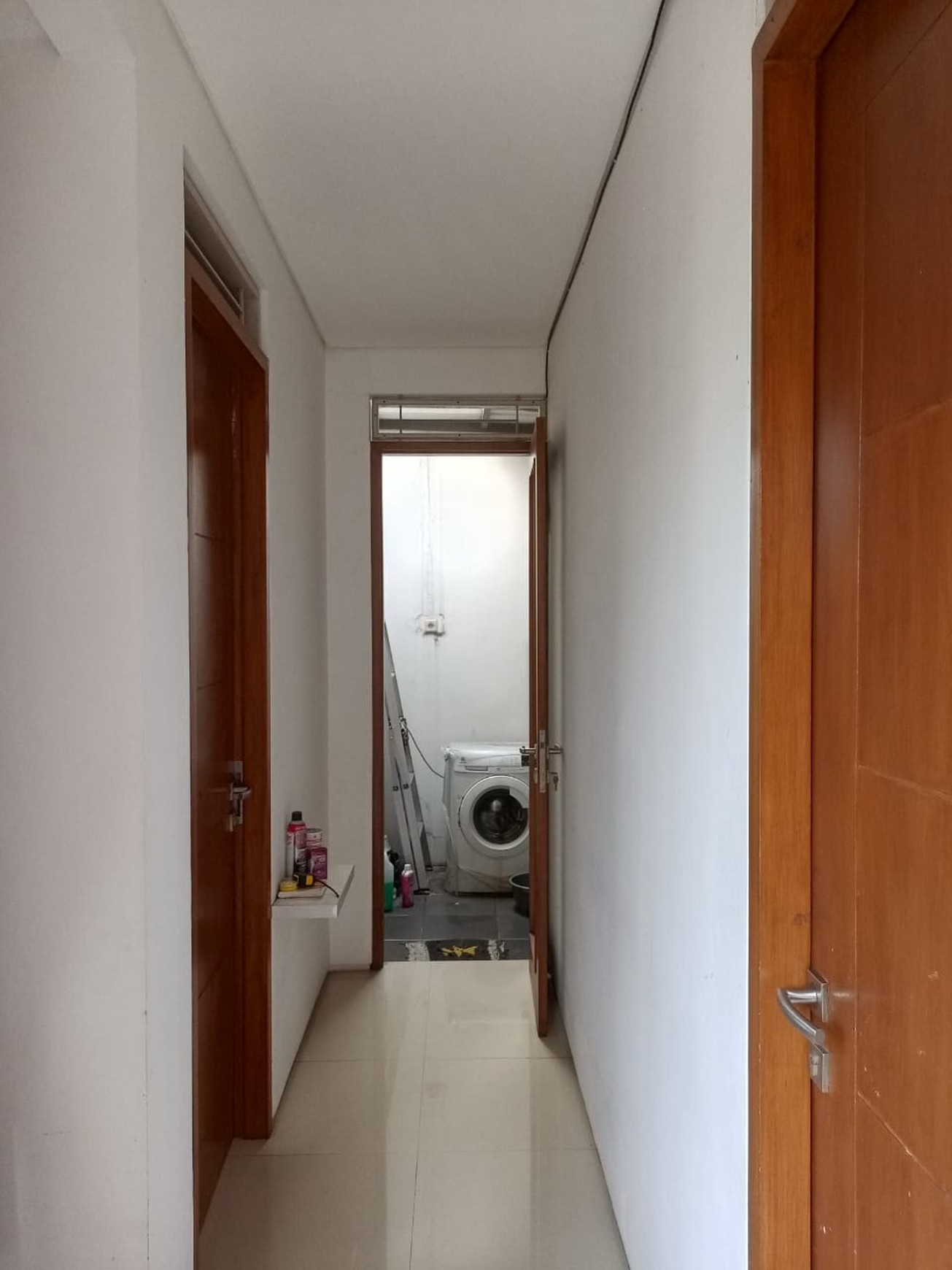 Rumah Bagus, Minimalis, Bebas Banjir dalam Cluster di Ciputat.