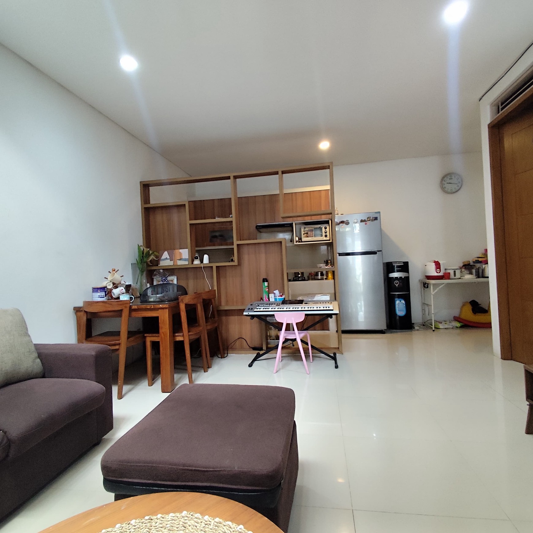 Rumah Bagus, Minimalis, Bebas Banjir dalam Cluster di Ciputat.