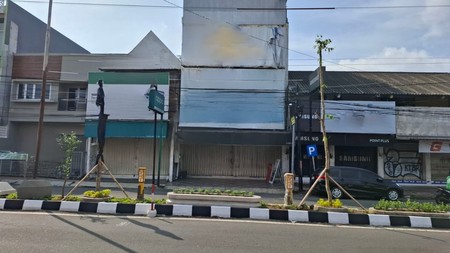 Dijual Ruko 4 lantai Lokasi Strategis Lokasi Jalan Gejayan Caturtunggal Depok Sleman